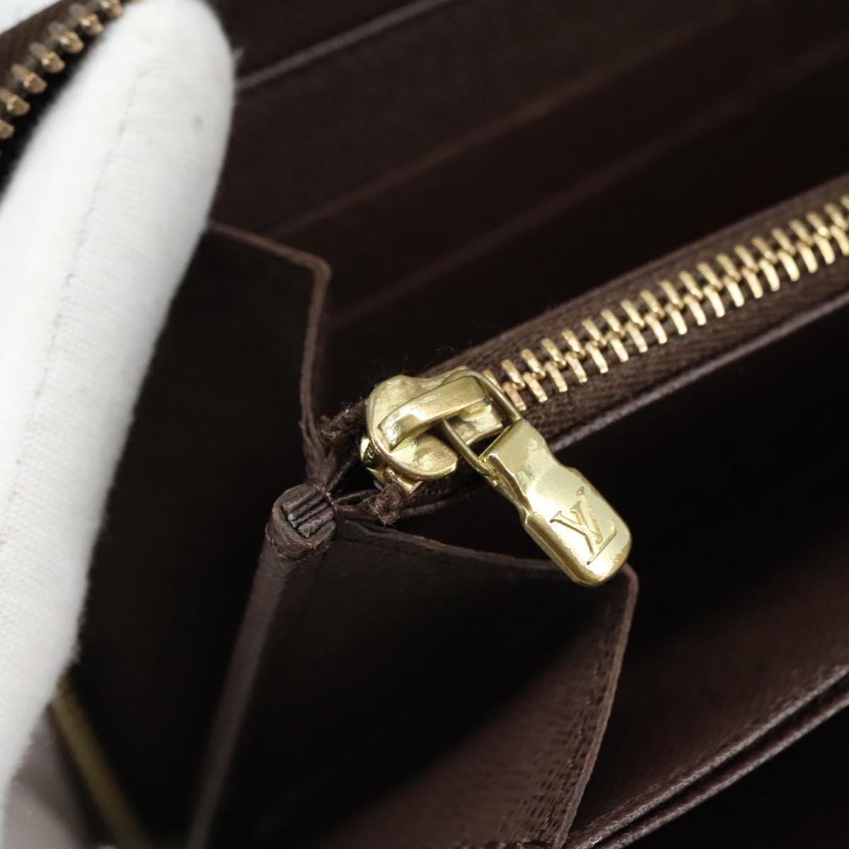 Louis Vuitton Zippy wallet