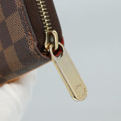 Louis Vuitton Zippy wallet