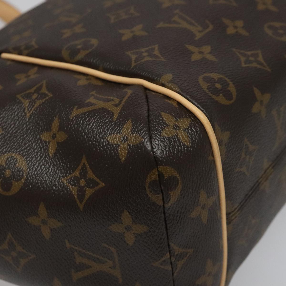 Louis Vuitton Totally