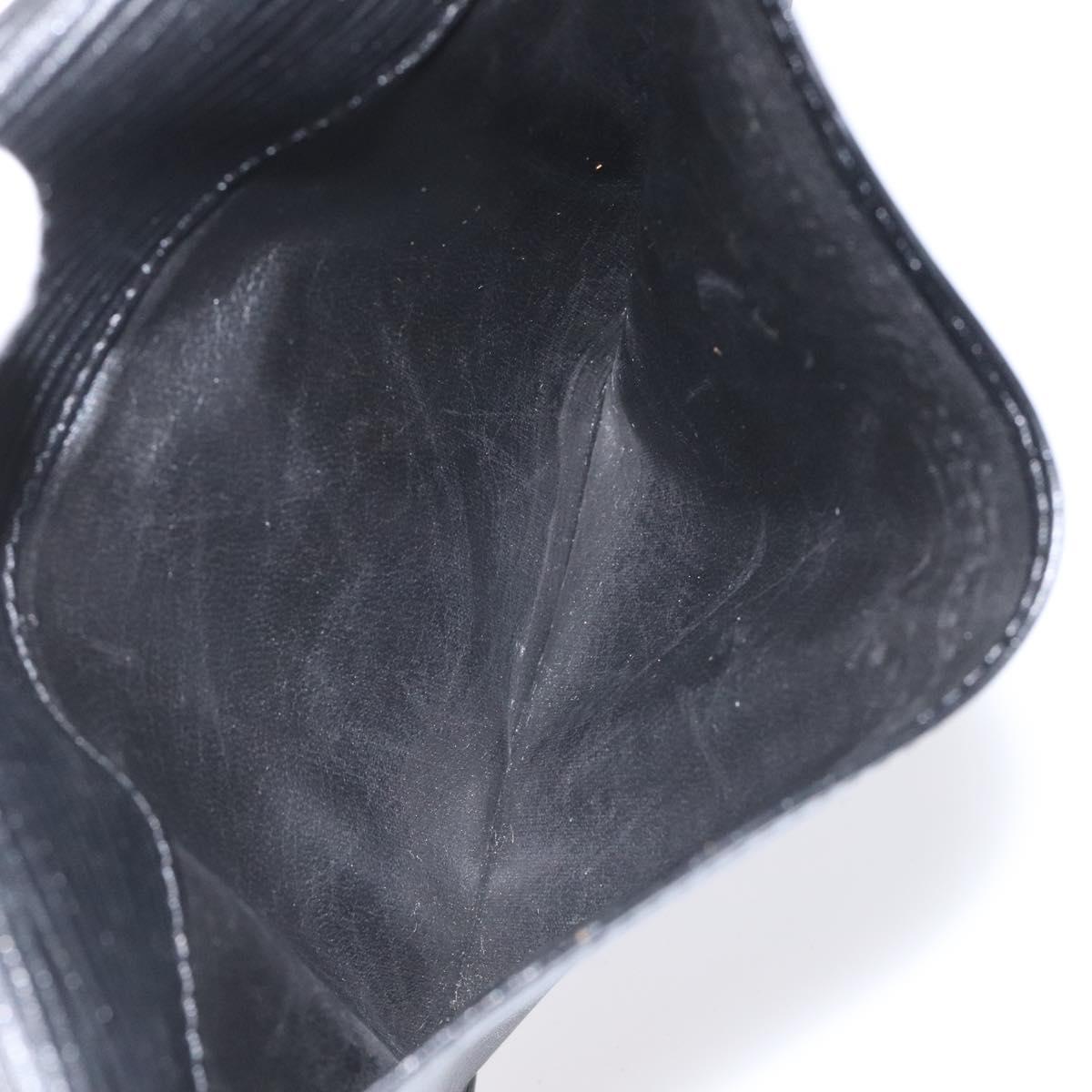 Louis Vuitton Montaigne