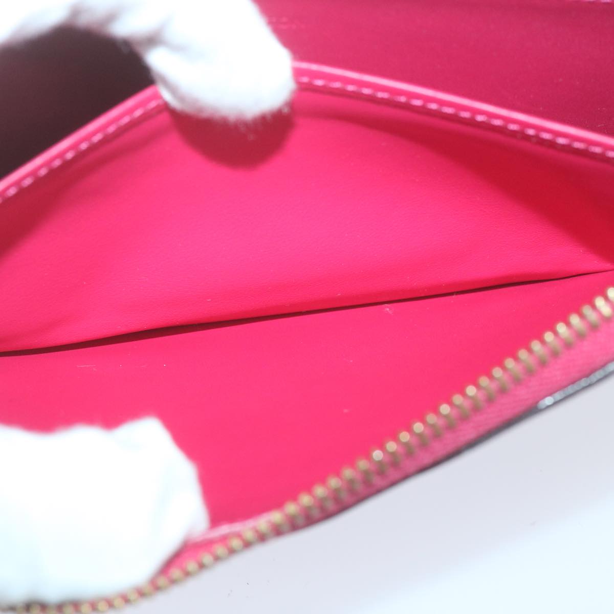 Louis Vuitton Zippy wallet