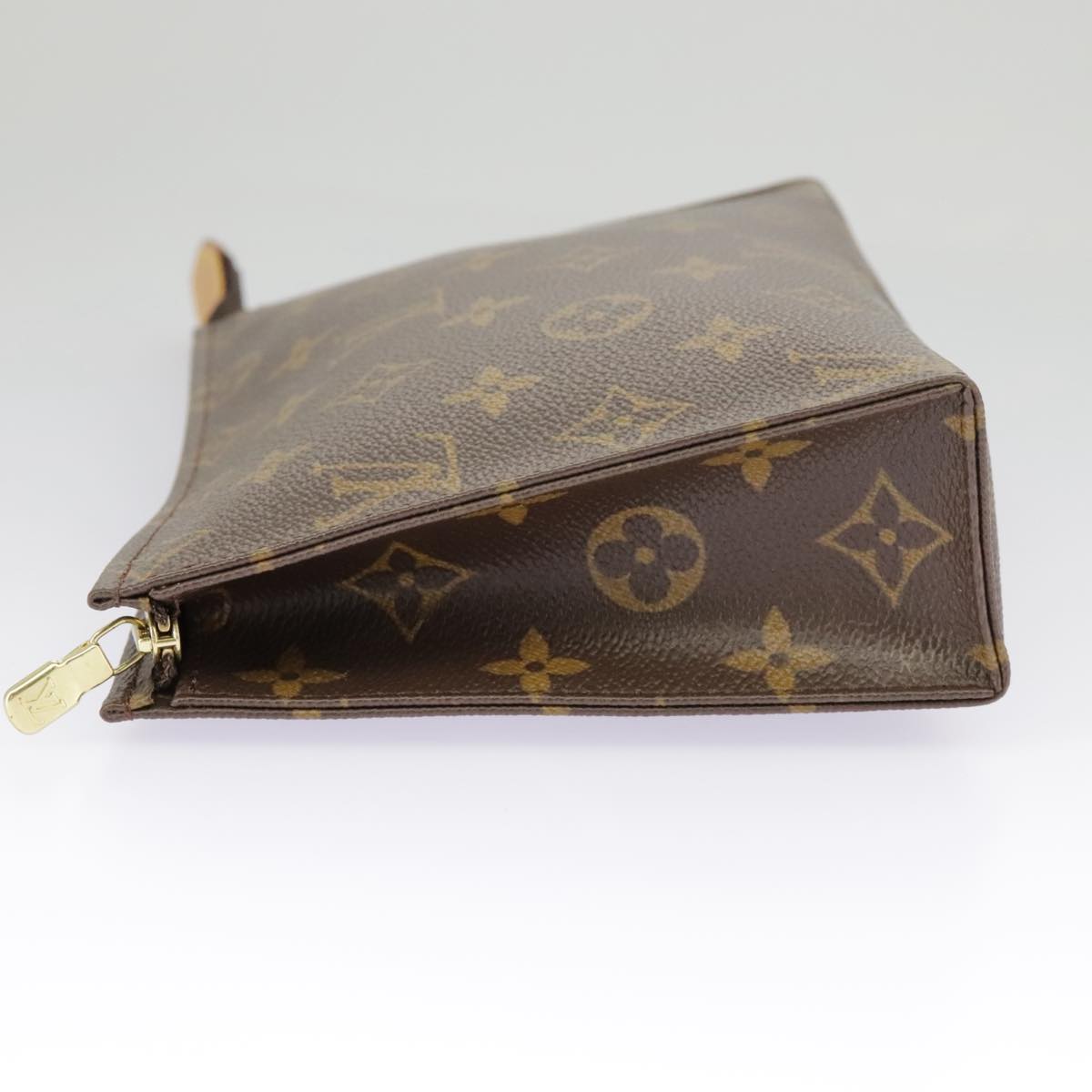 Louis Vuitton Poche Toilette 19