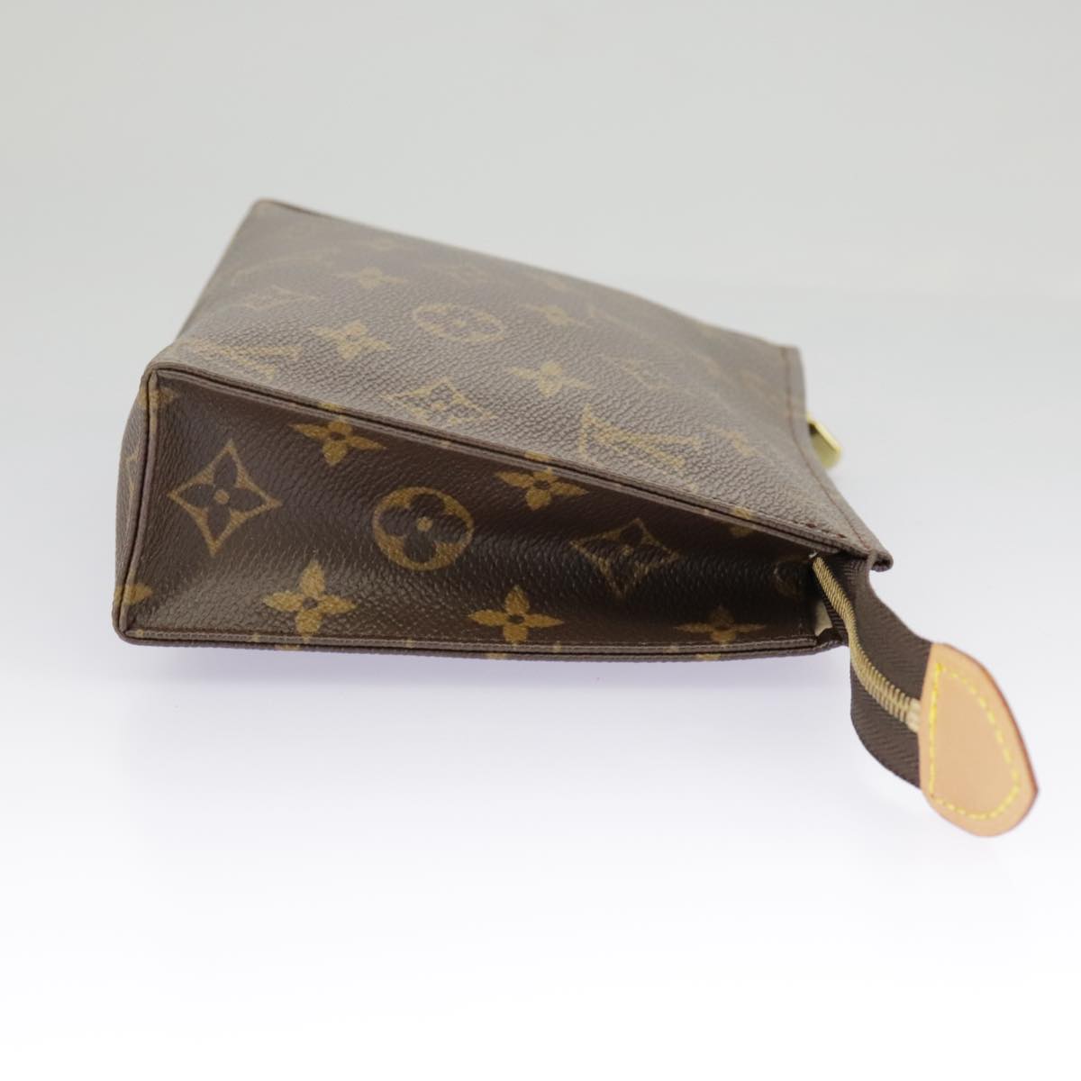 Louis Vuitton Poche Toilette 19