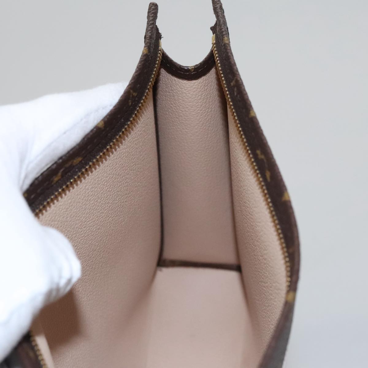 Louis Vuitton Trousse de Toilette