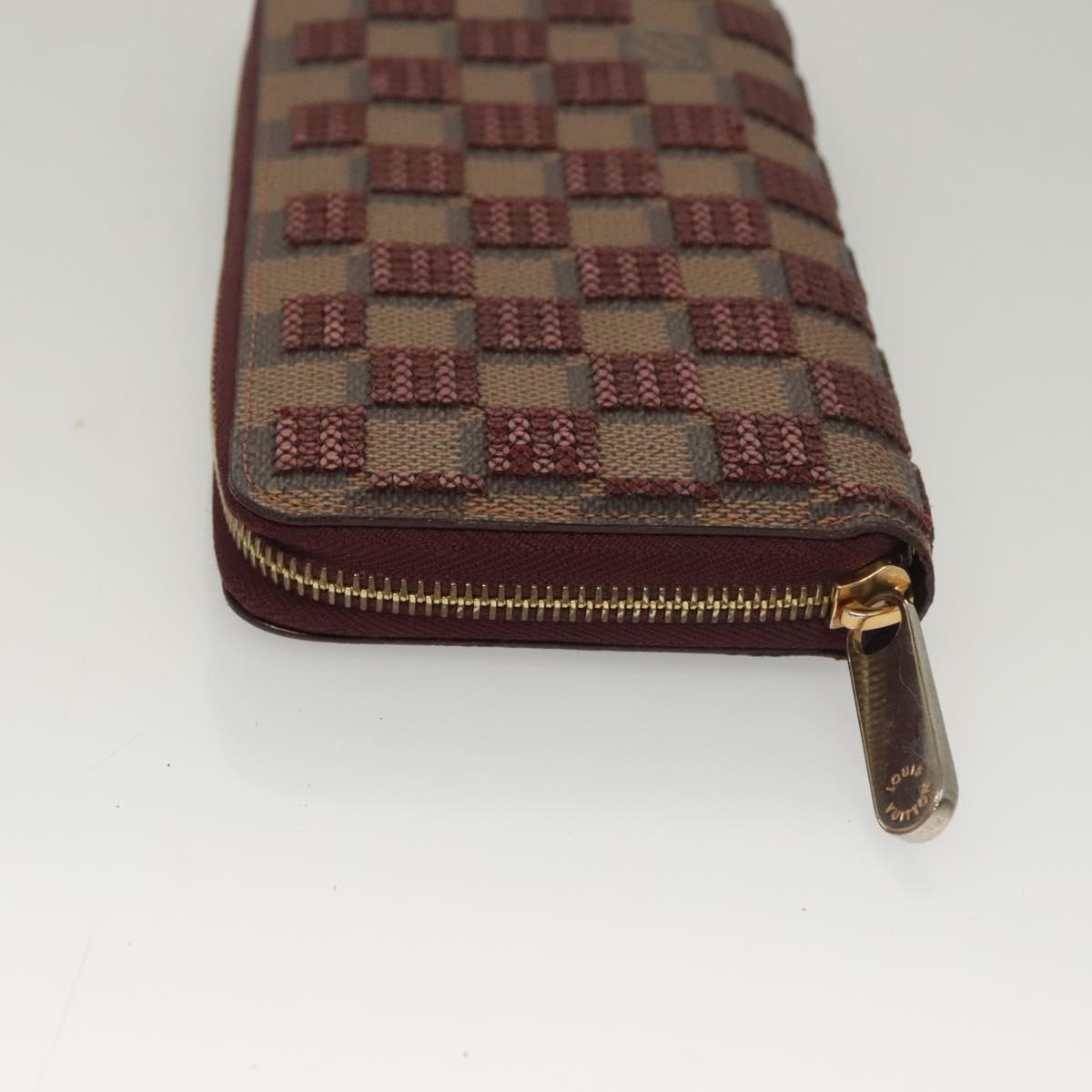 Louis Vuitton Zippy wallet