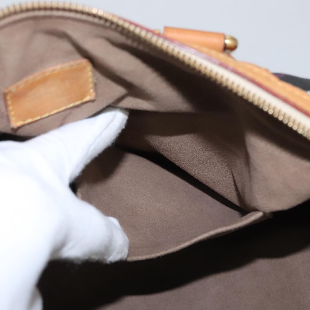Louis Vuitton Courtney