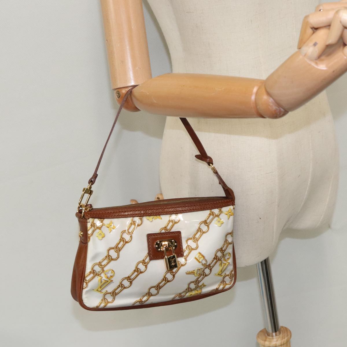 Louis Vuitton Pochette Accessoire