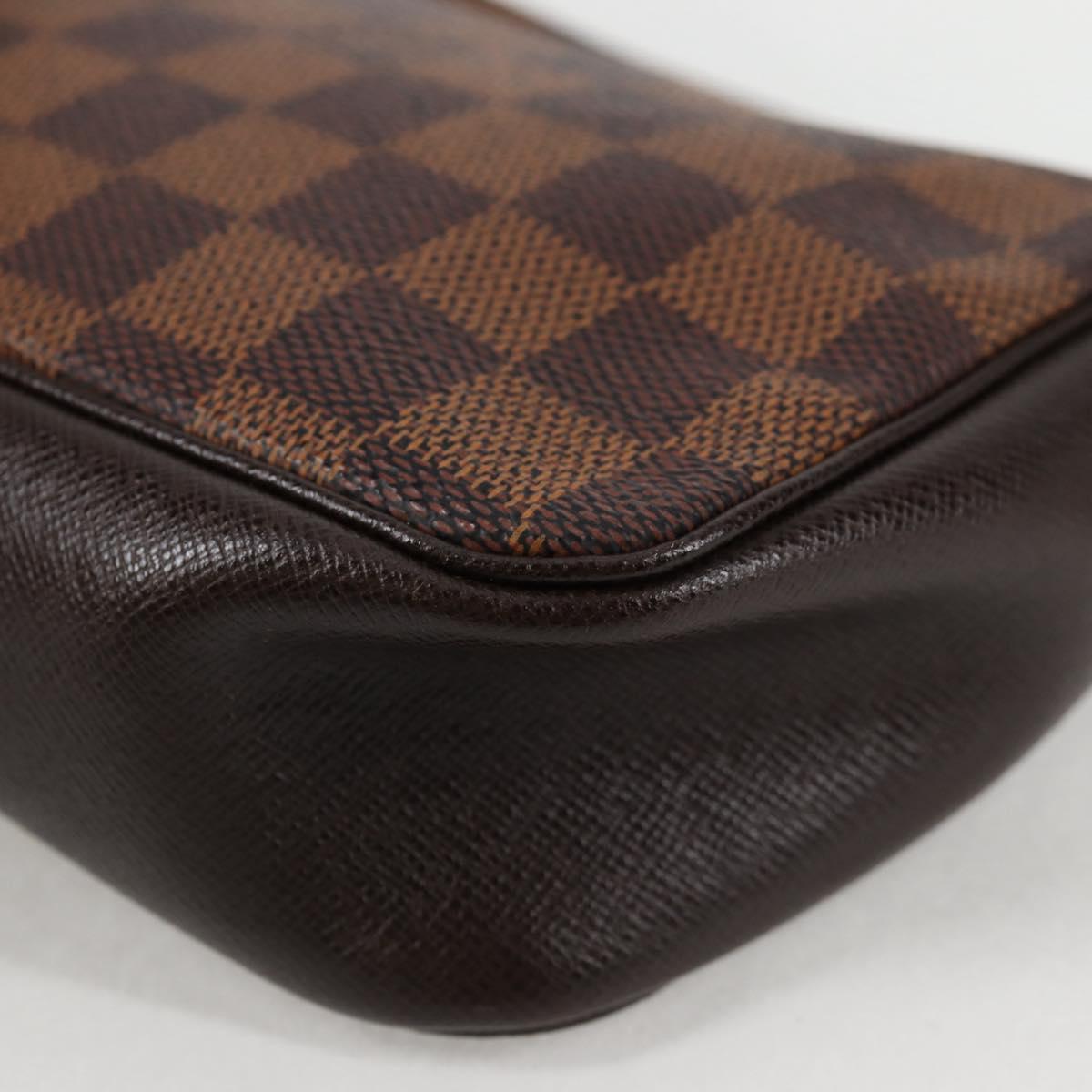 Louis Vuitton Trousse makeup