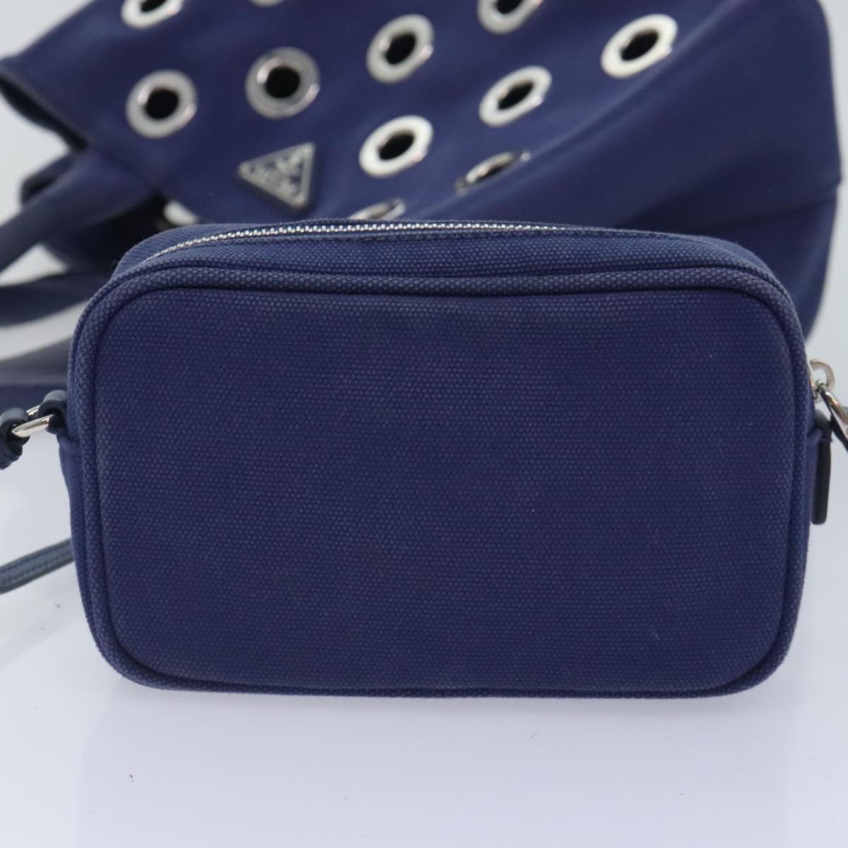 Prada Canapa