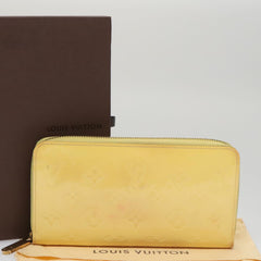Louis Vuitton Zippy wallet