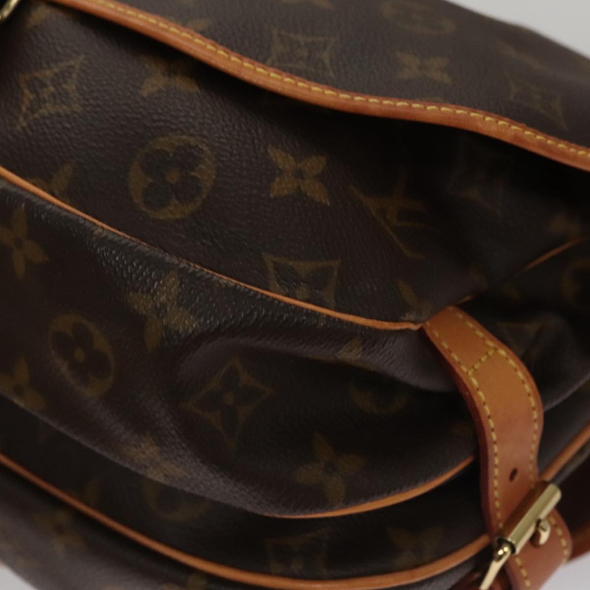 Louis Vuitton Saumur