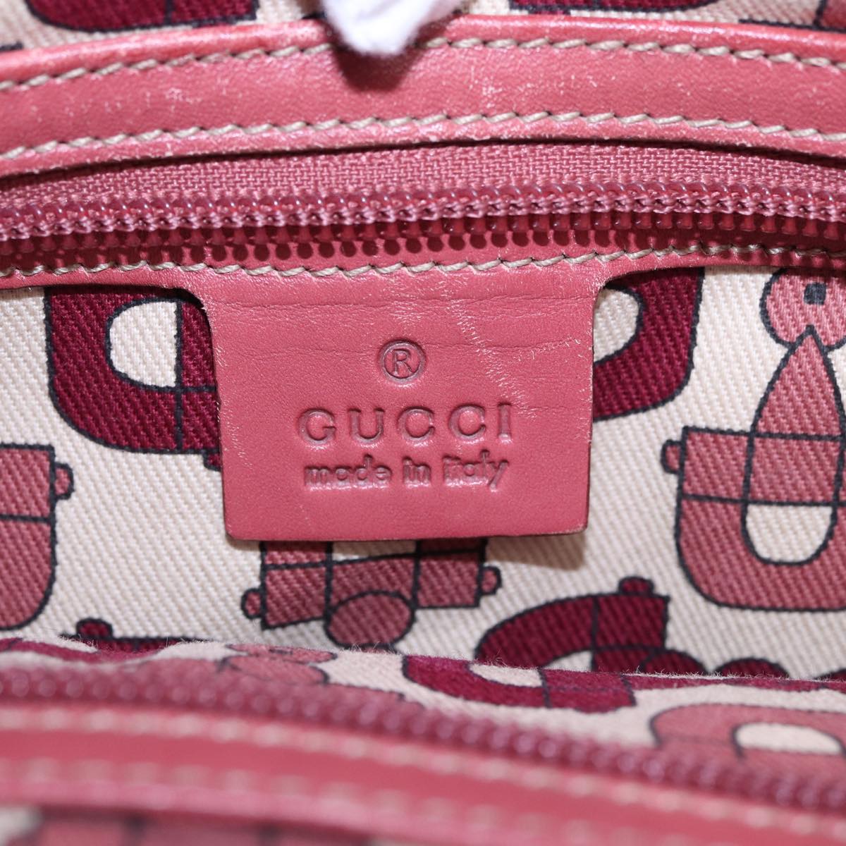 Gucci GG Signature
