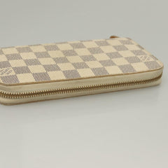 Louis Vuitton Zippy wallet