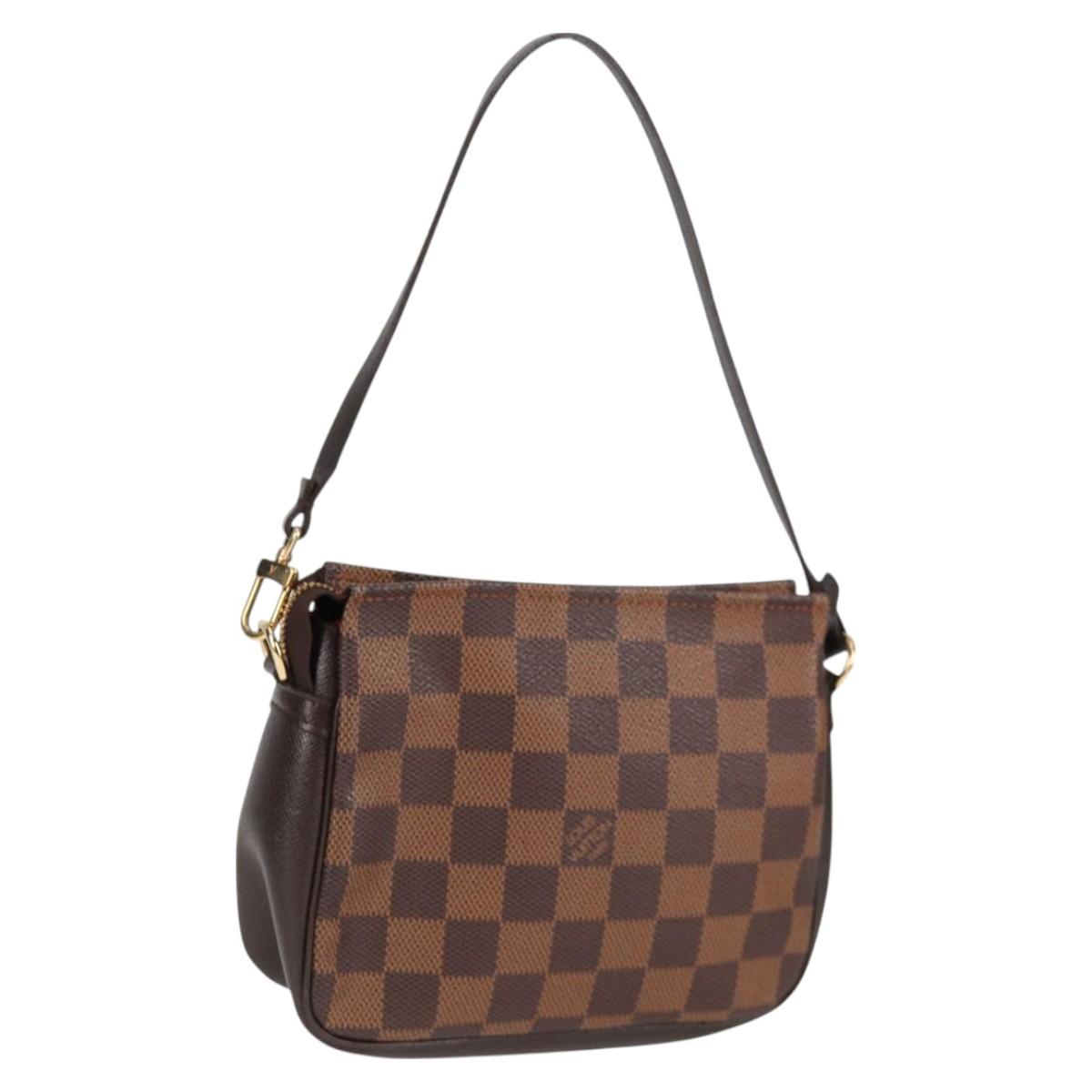 Louis Vuitton Trousse makeup