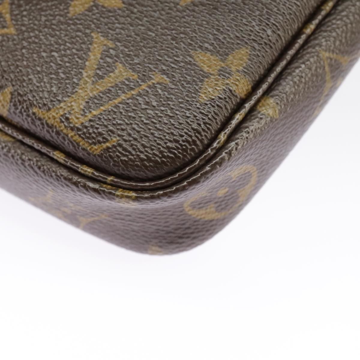 Louis Vuitton Pochette Accessoire