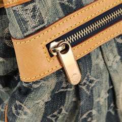 Louis Vuitton Pleaty
