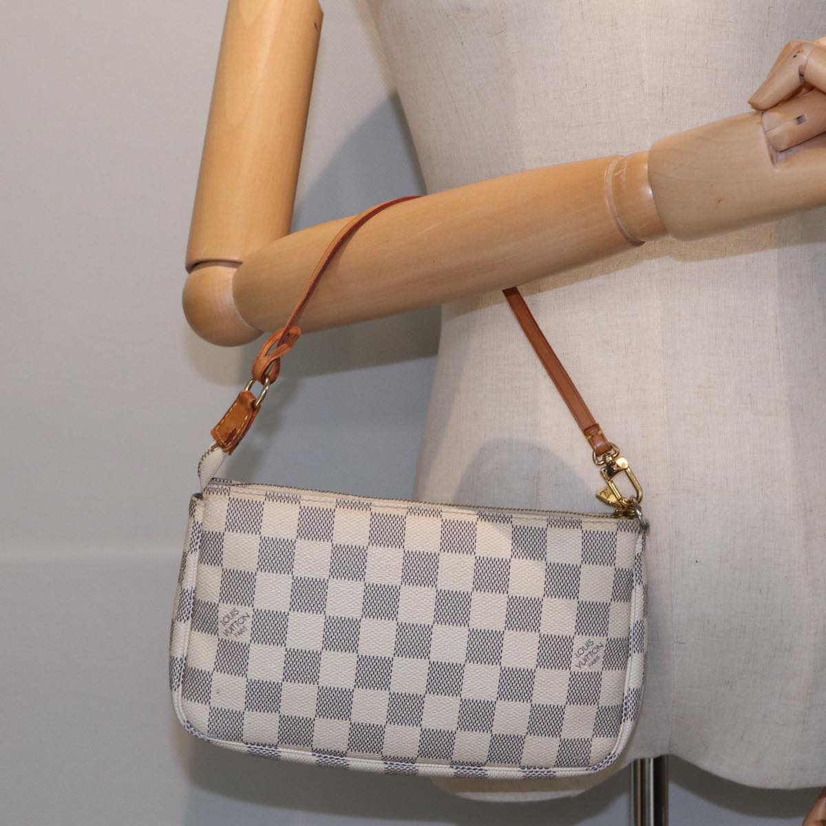 Louis Vuitton Pochette accessoires