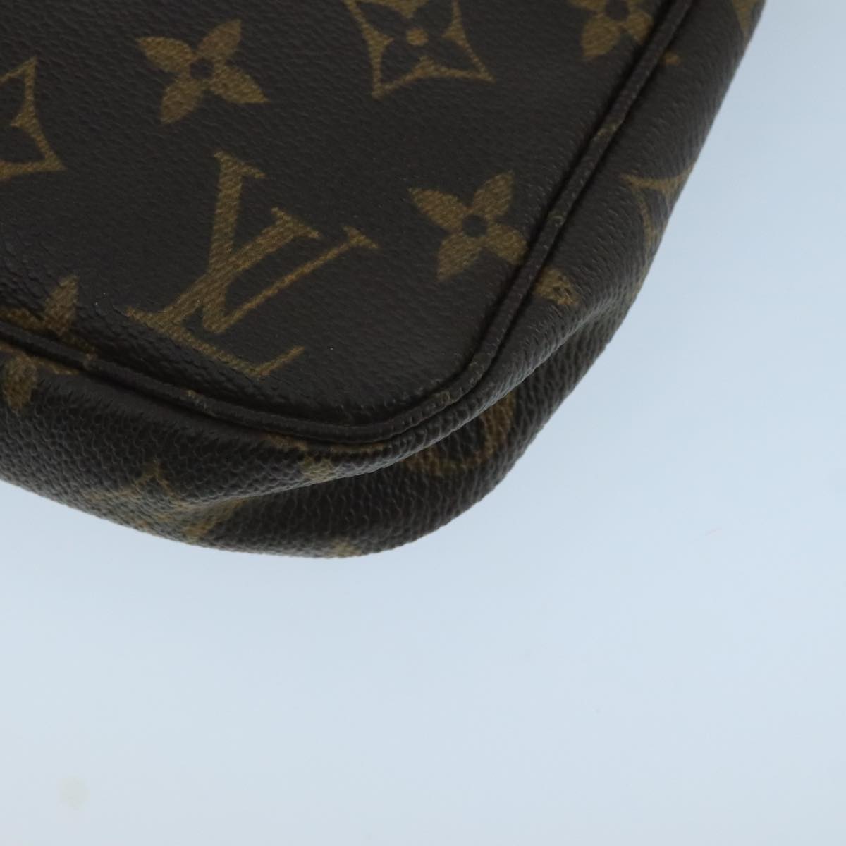 Louis Vuitton Pochette Accessoire