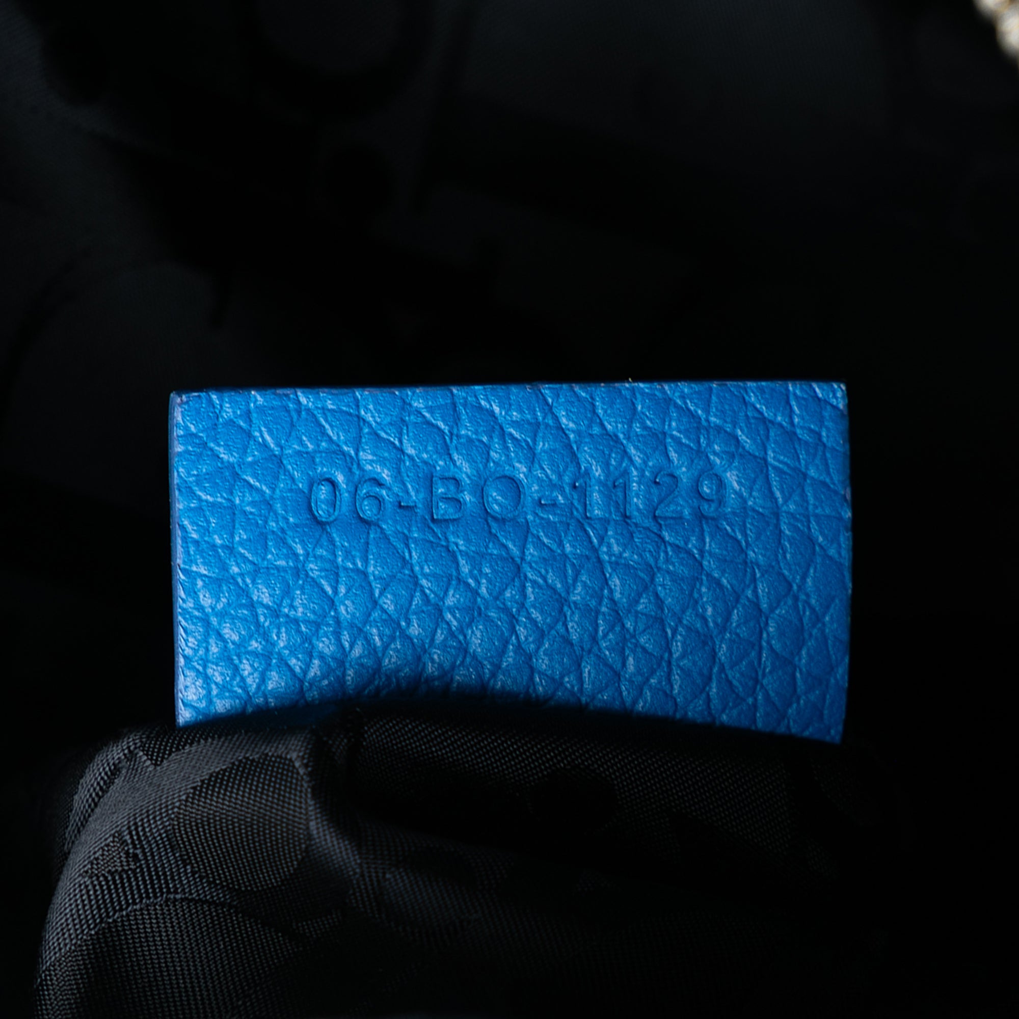 x Daniel Arsham Grained Calfskin Gradient Saddle Bag_6