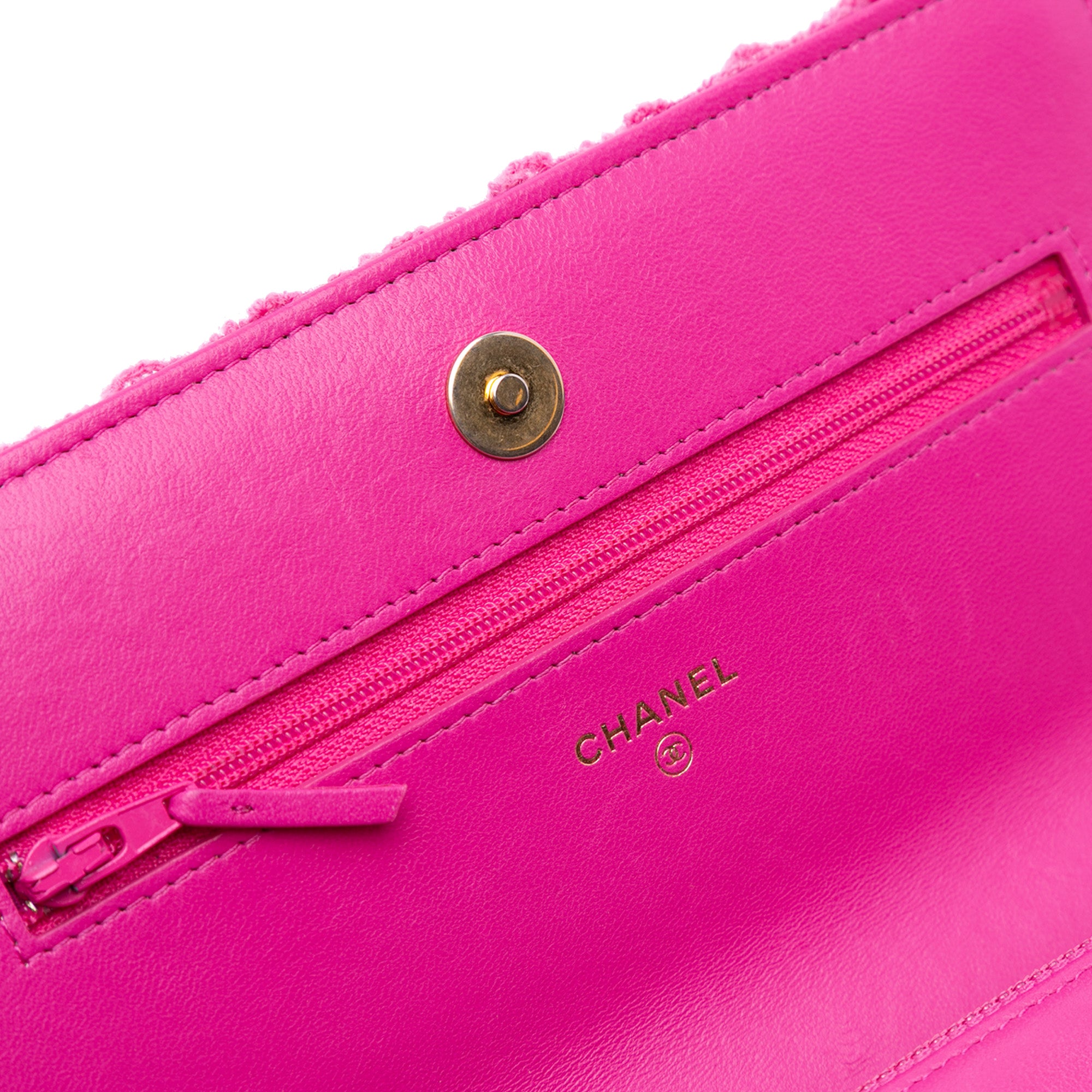 Tweed 19 Wallet On Chain