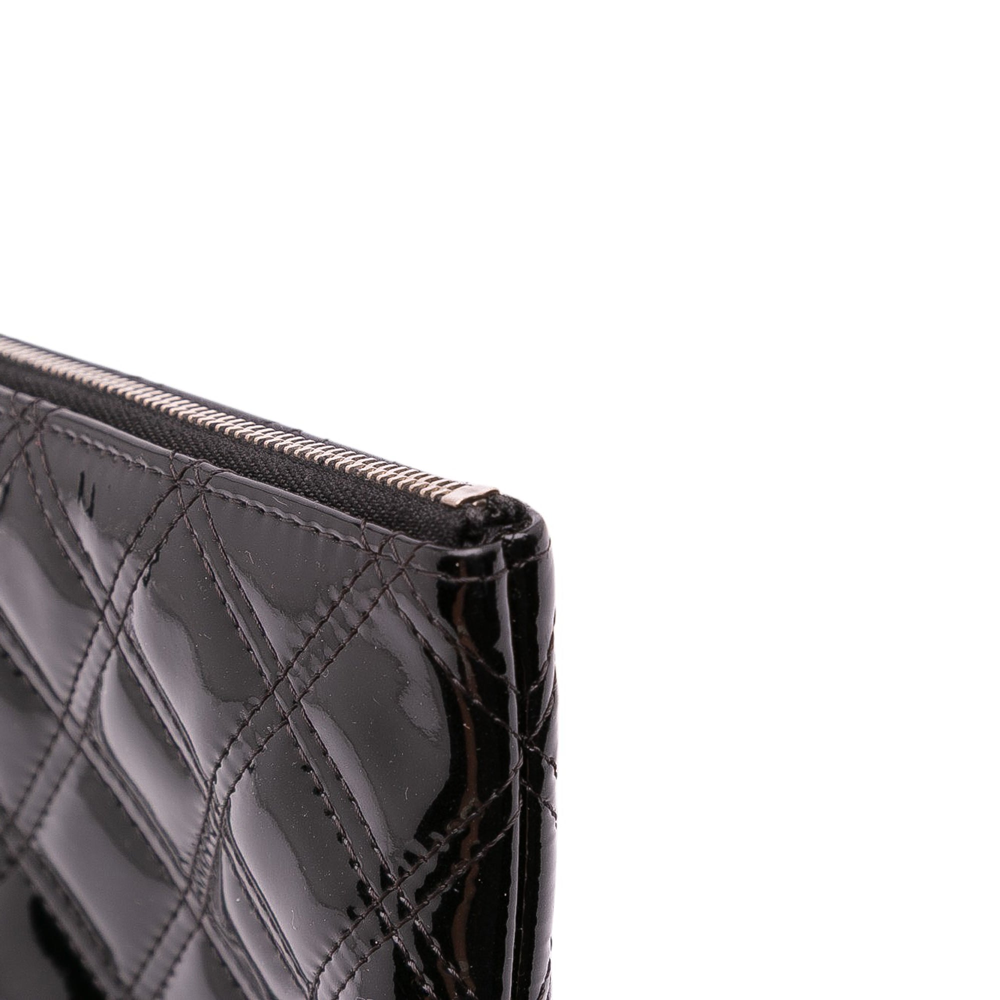 Medium Quilted Patent O Case Clutch