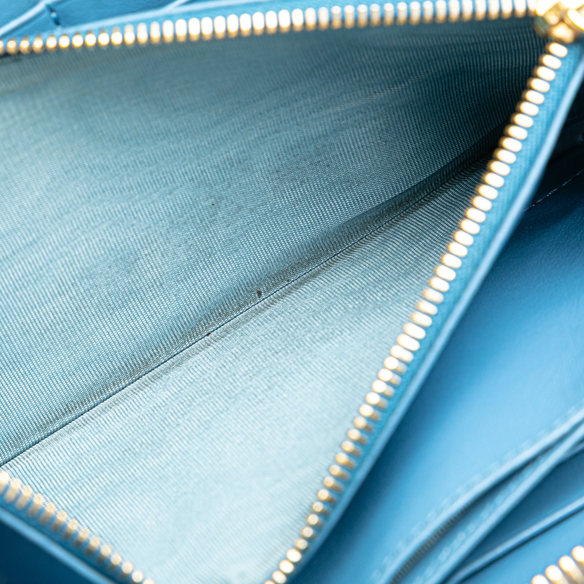 Vitello Daino Zip Around Long Wallet