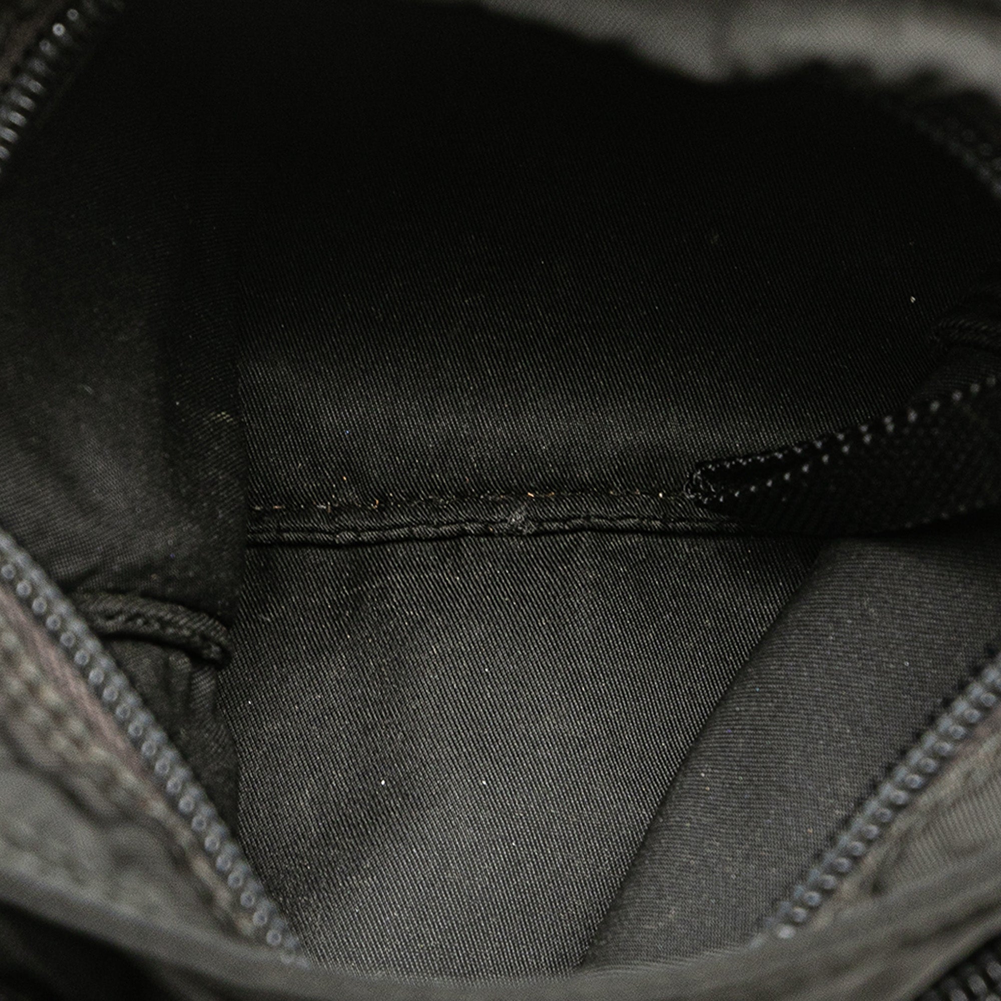 Tessuto Zip Top Crossbody