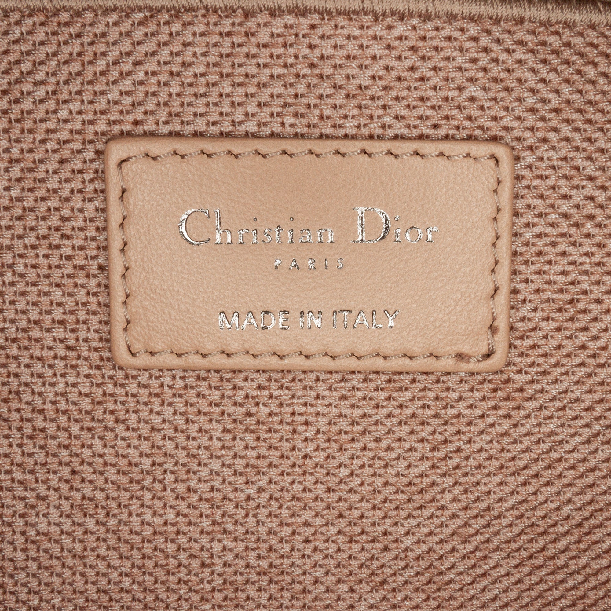 Mesh Embroidered Diortravel Vanity Case_5