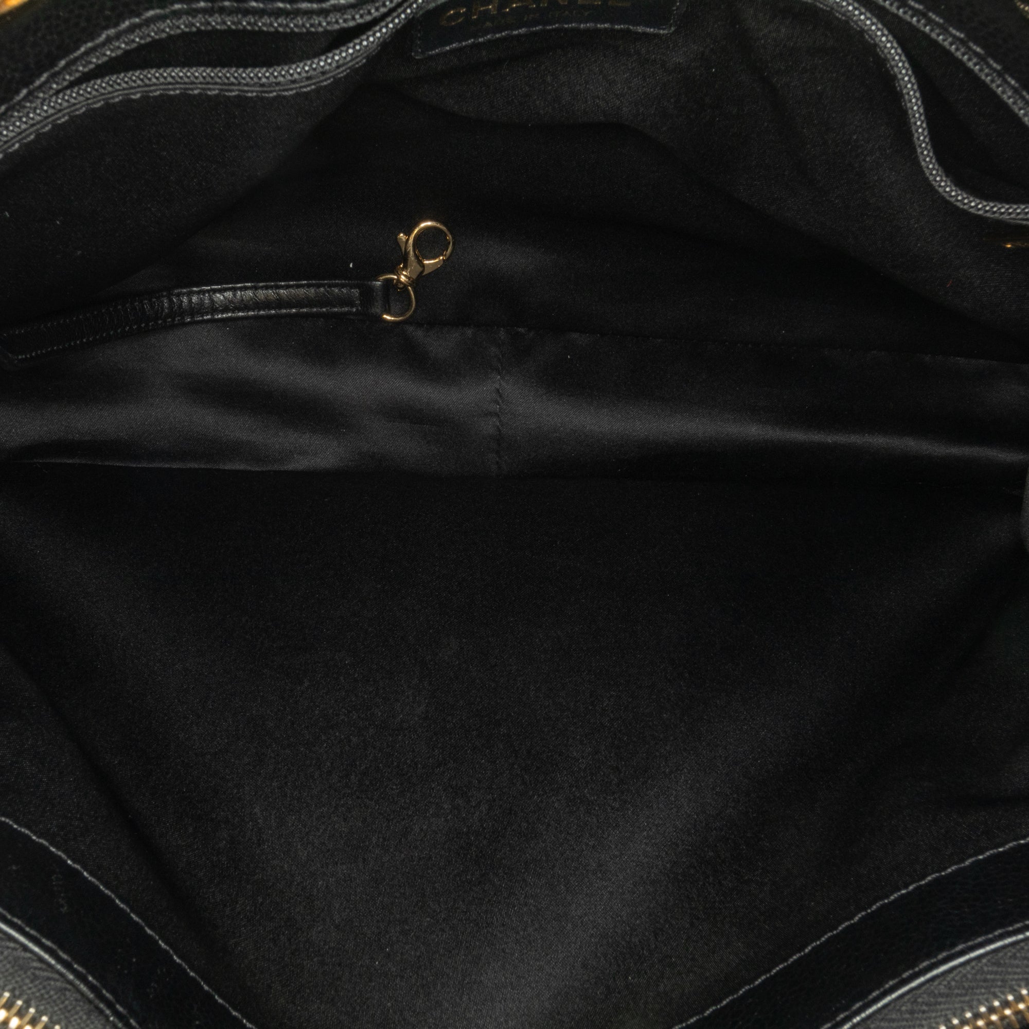 Caviar Grand Shopping Tote_5