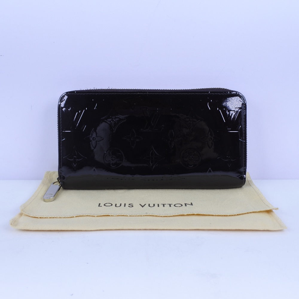 Louis Vuitton Zippy wallet