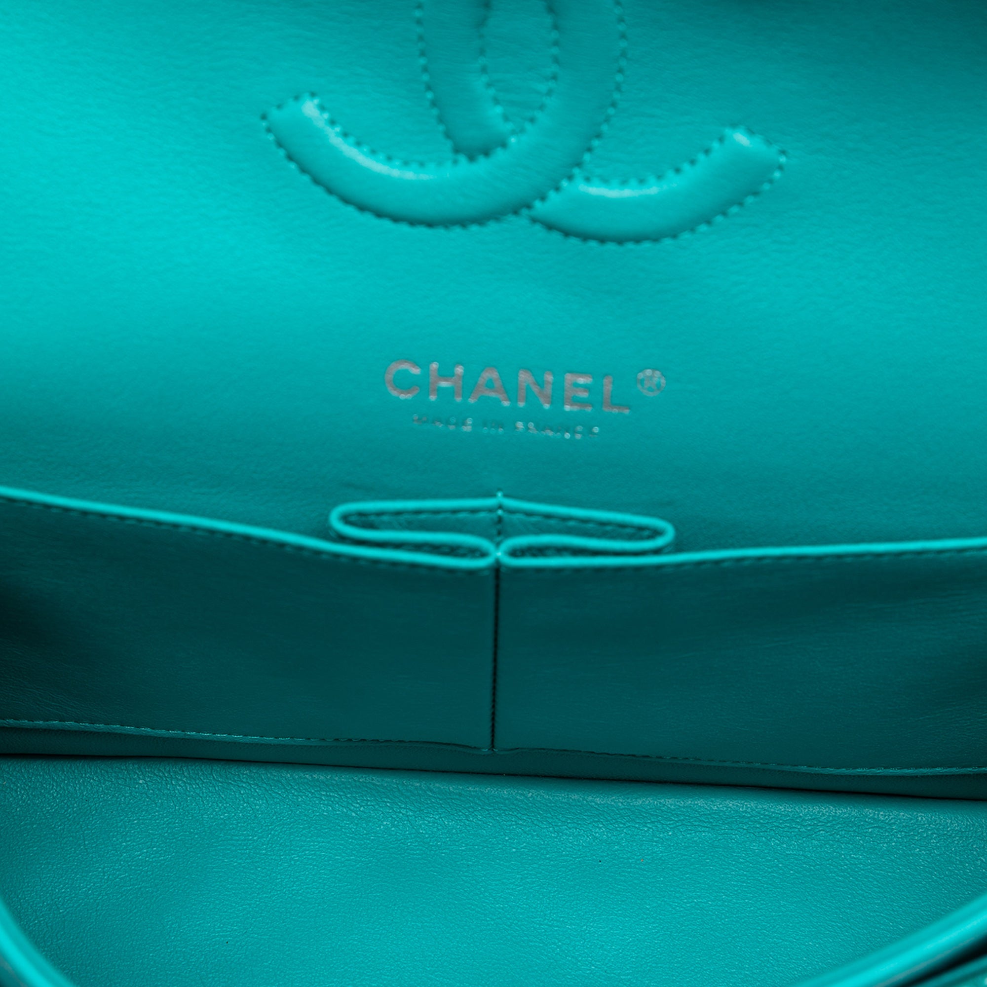 Medium Classic Patent Double Flap