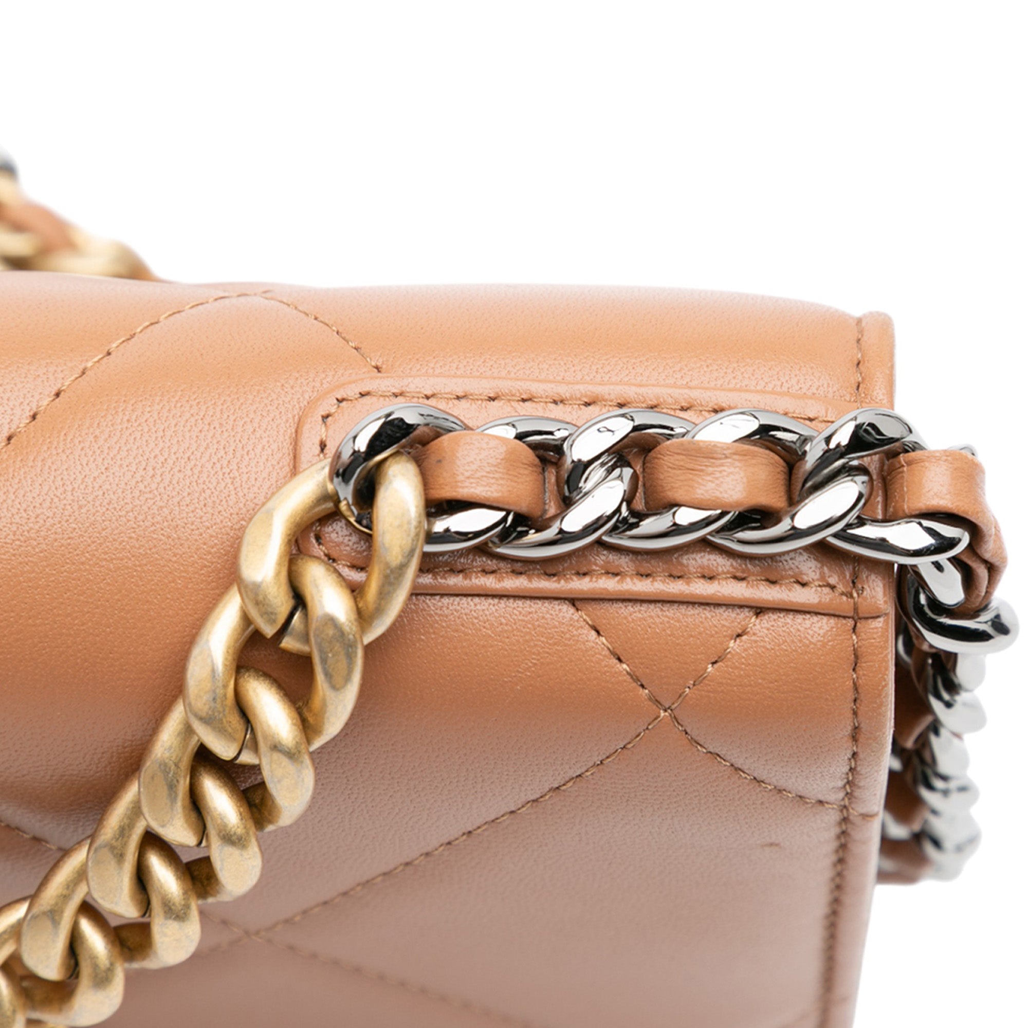 Quilted Lambskin 19 Wallet on Chain