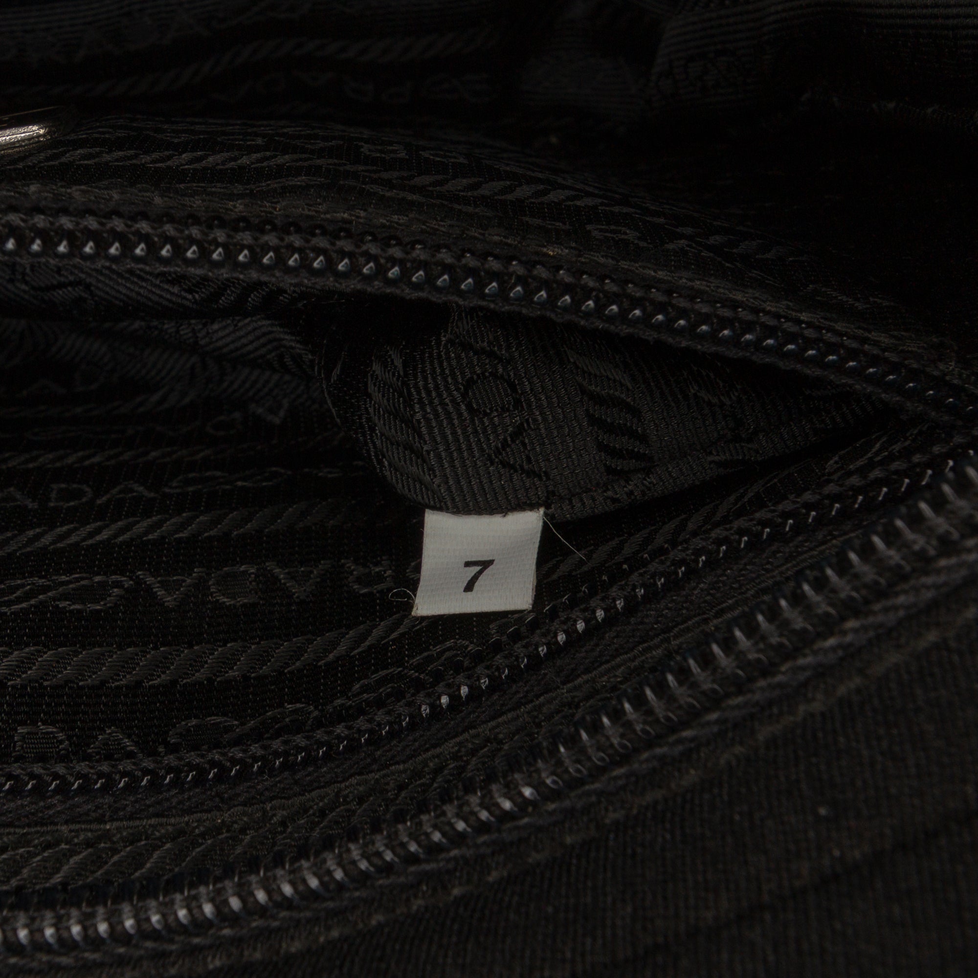 Jersey Resin Chain Shoulder Bag