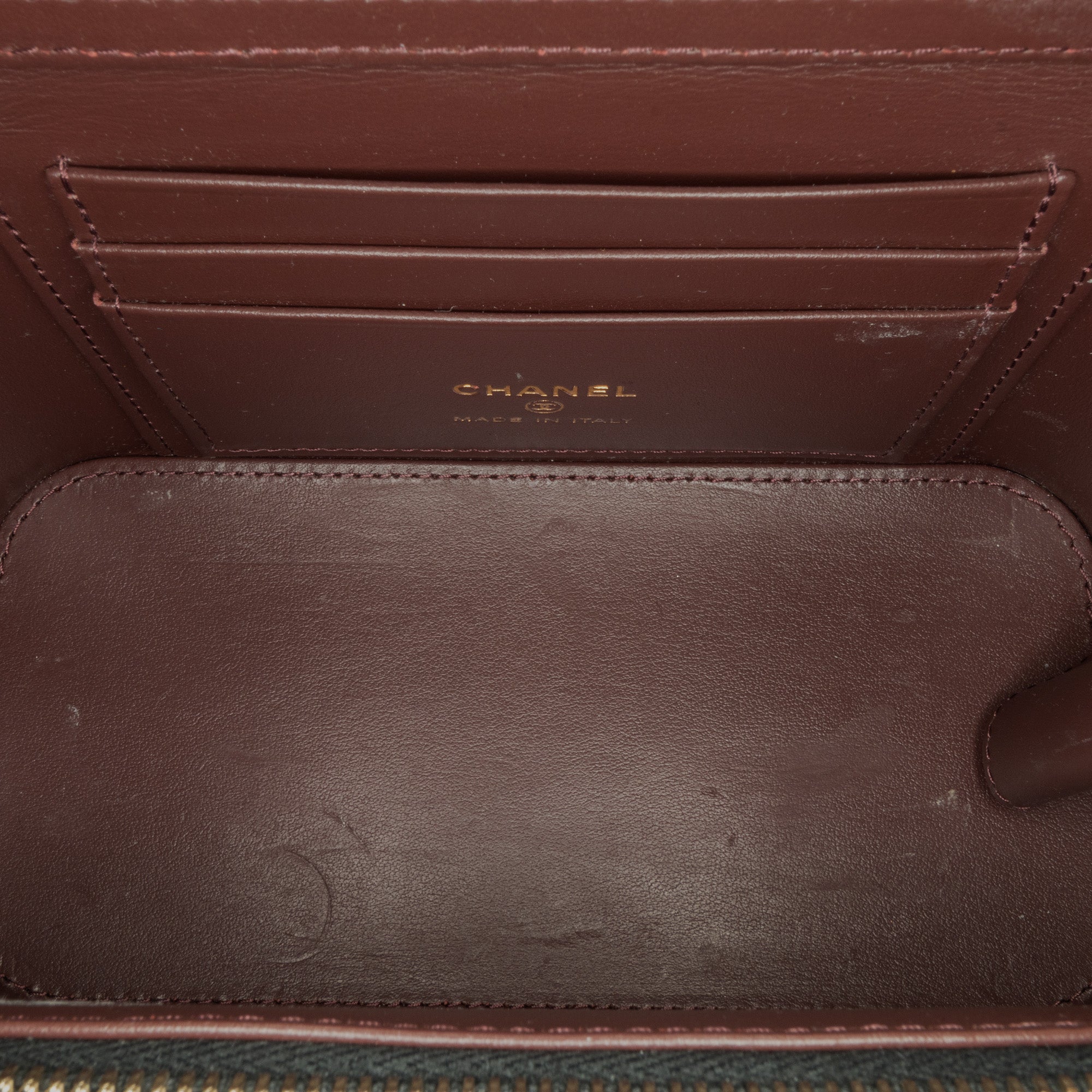 CC Caviar Leather Vanity Bag_4