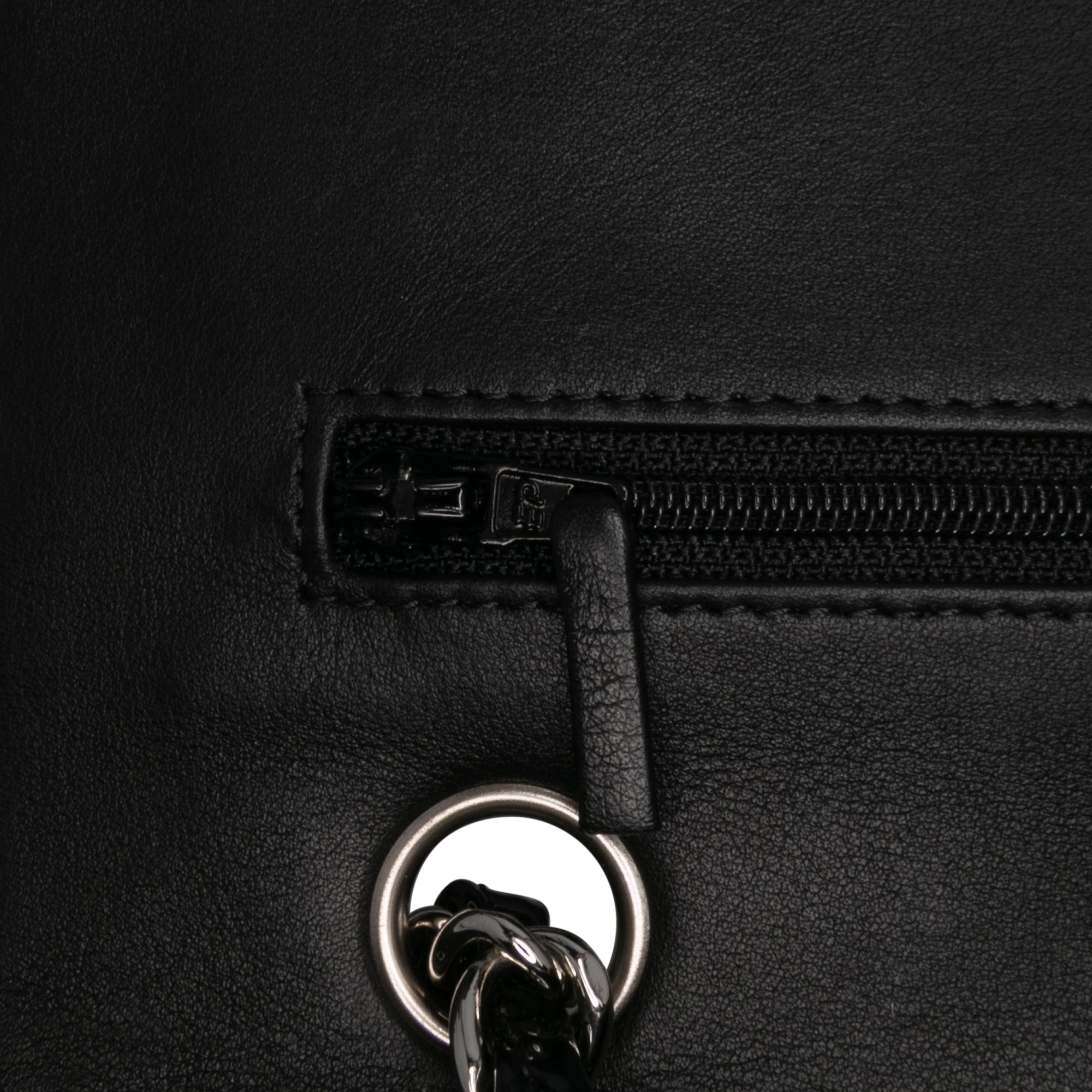 Medium Classic Patent Double Flap