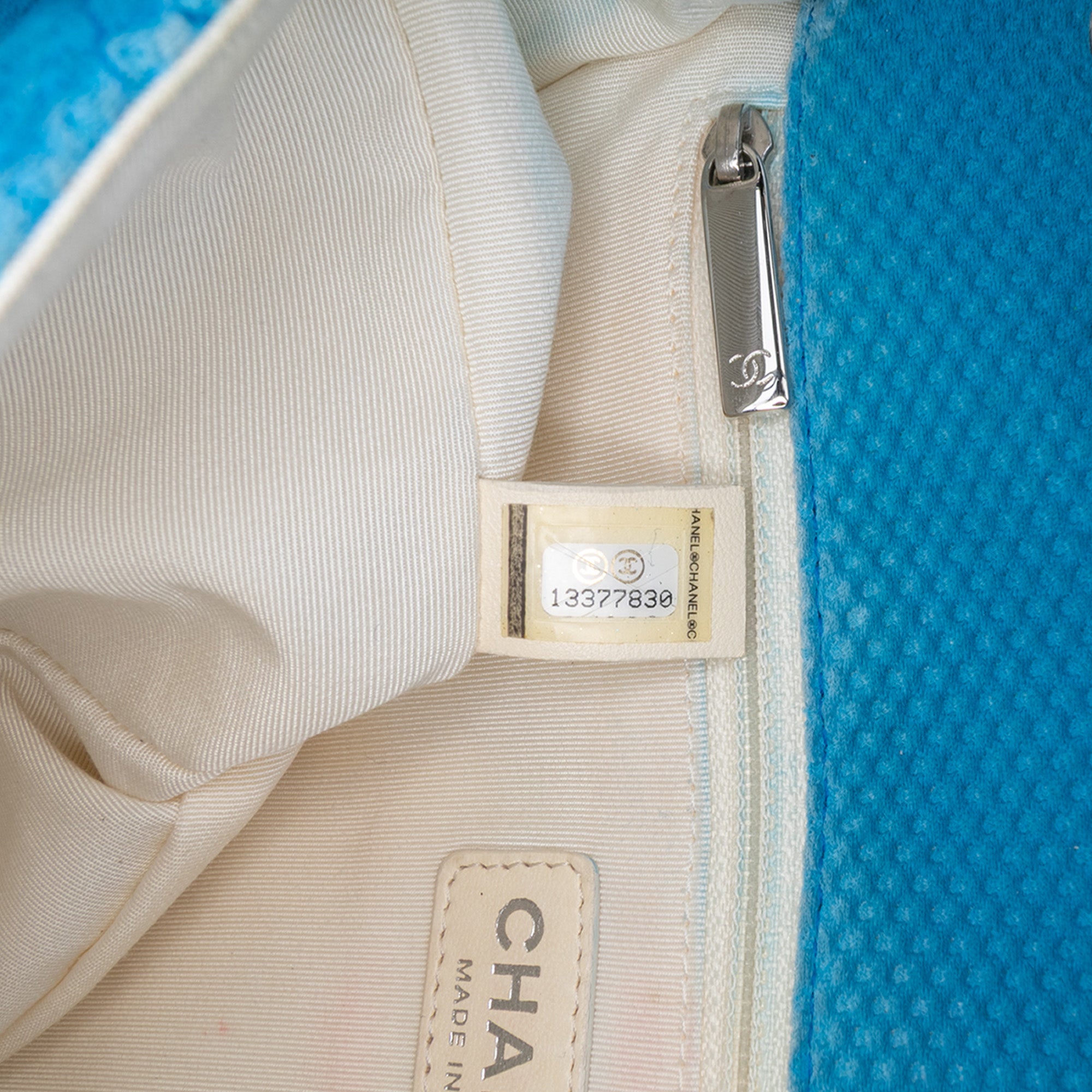 Medium Quilted Perforated Jersey Single Flap