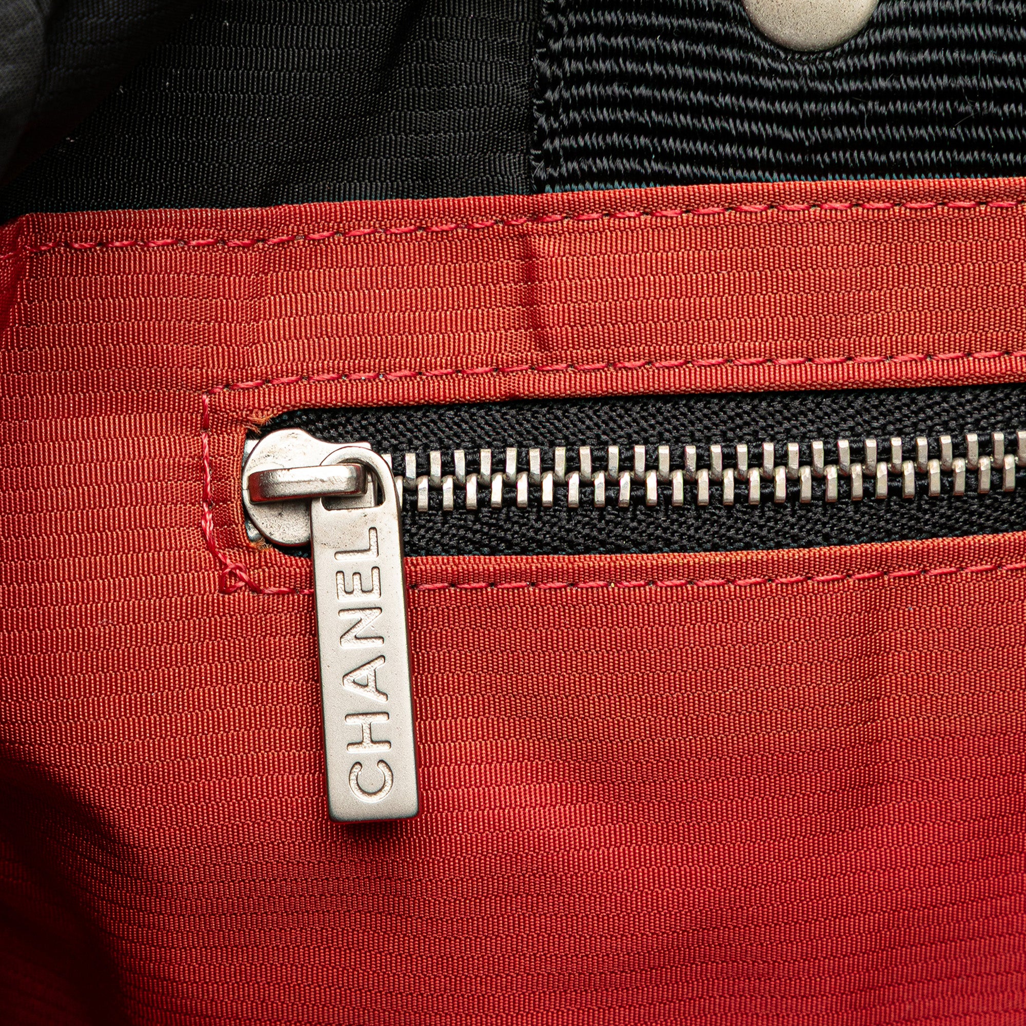 Old Travel Line Nylon Tote