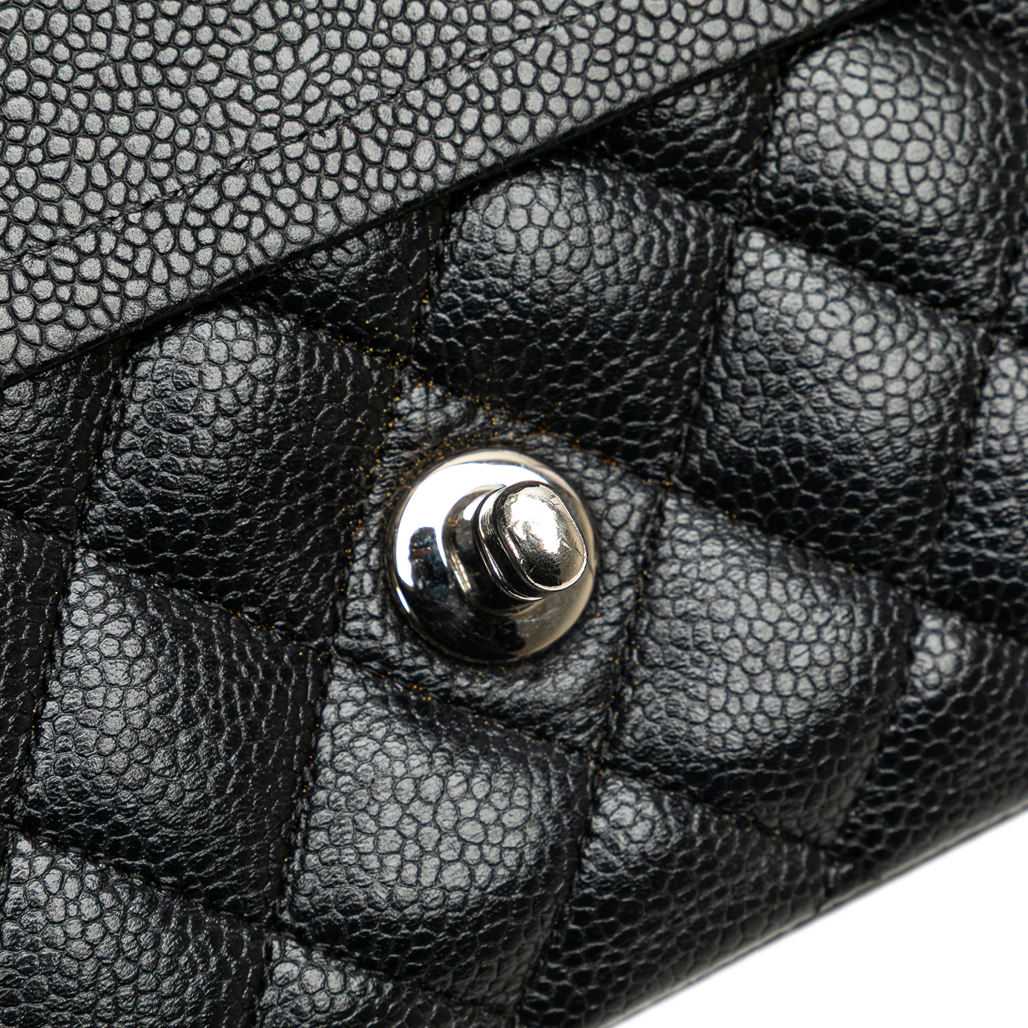 Medium Classic Caviar Double Flap