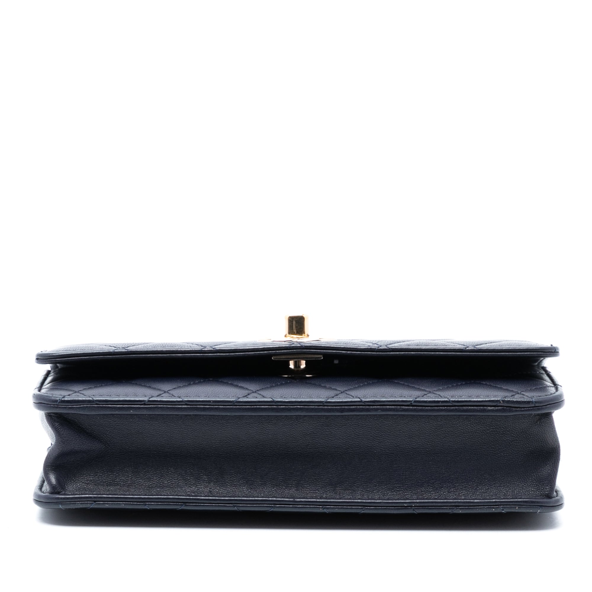 Lambskin Trendy CC Wallet On Chain