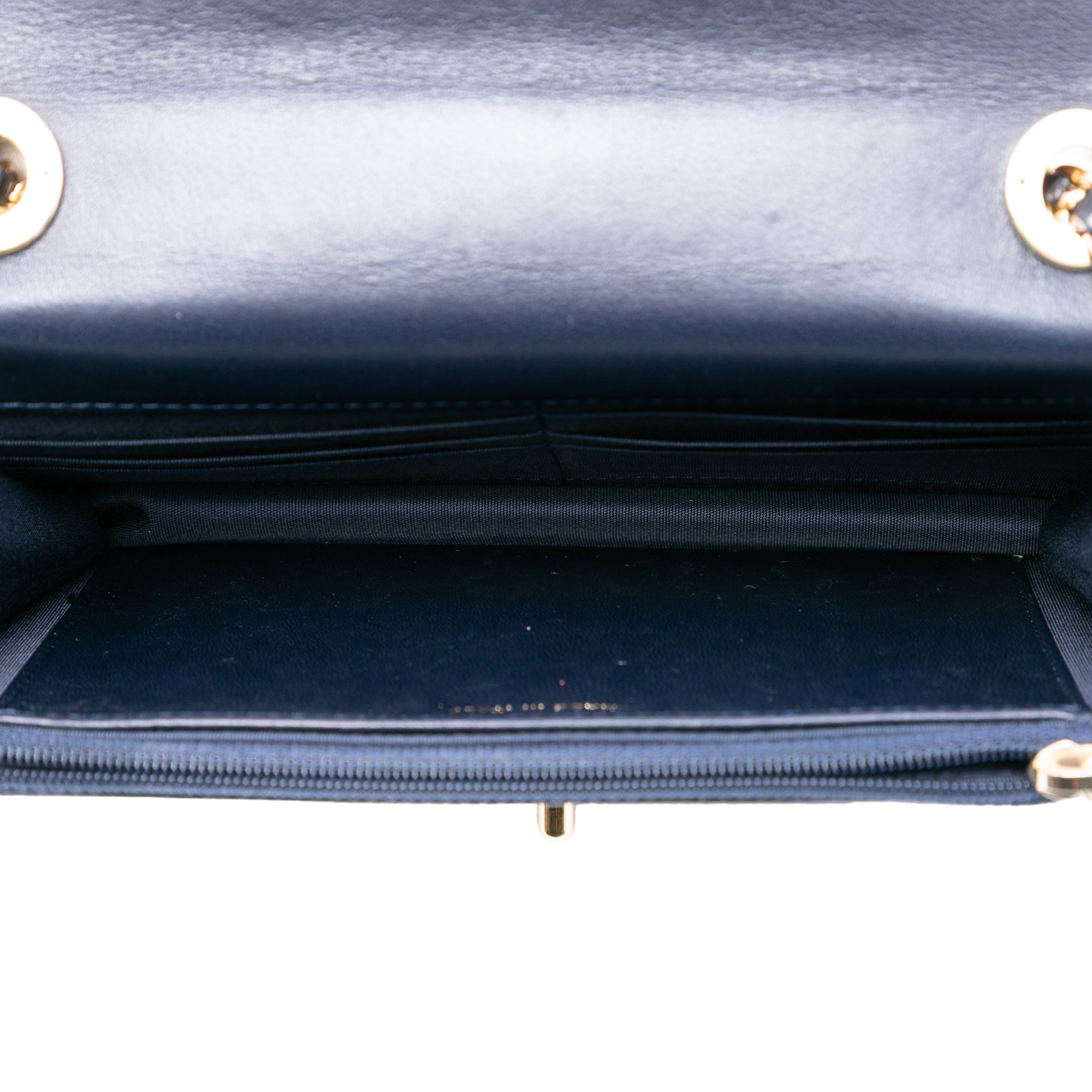 Lambskin Trendy CC Wallet On Chain