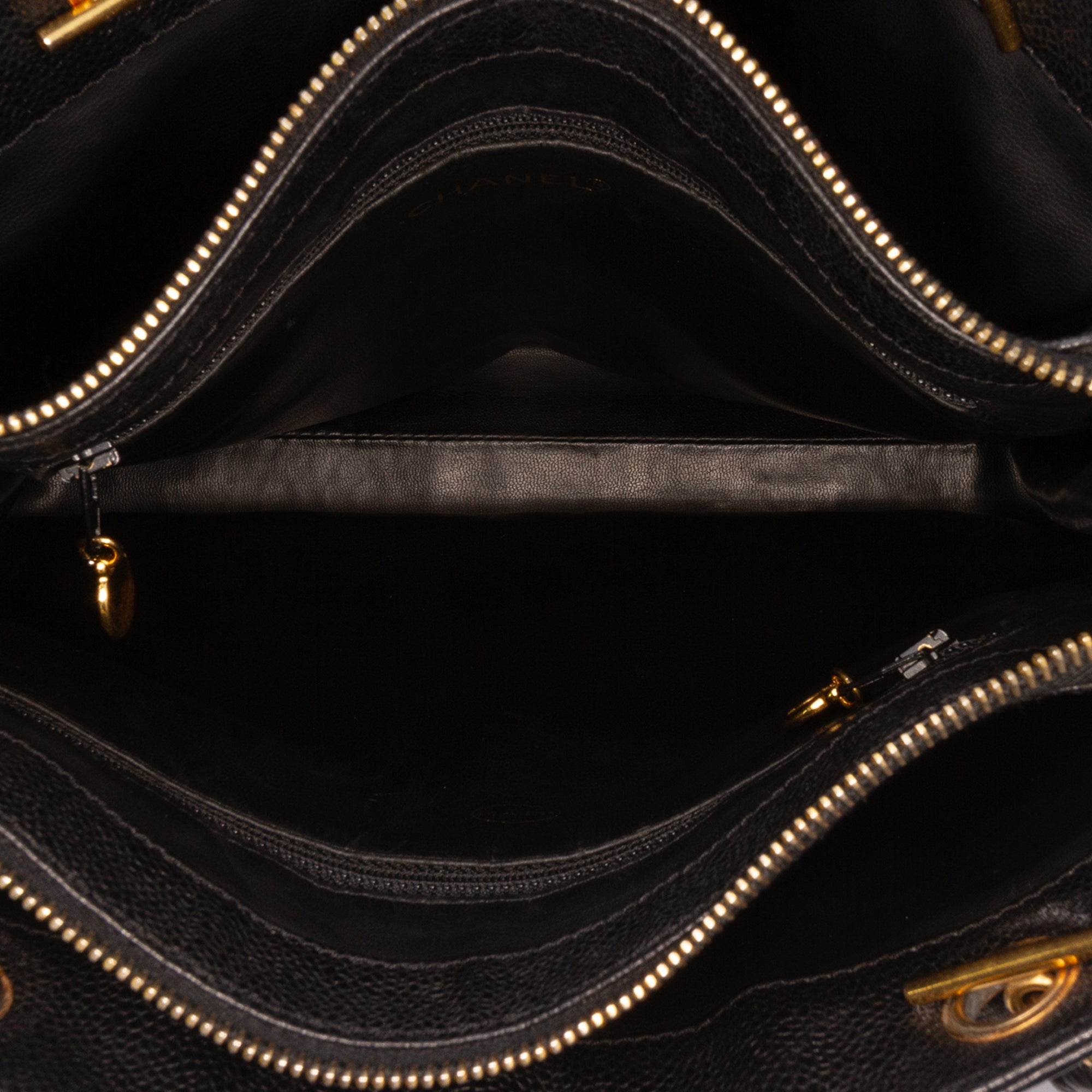 CC Caviar Shoulder Bag