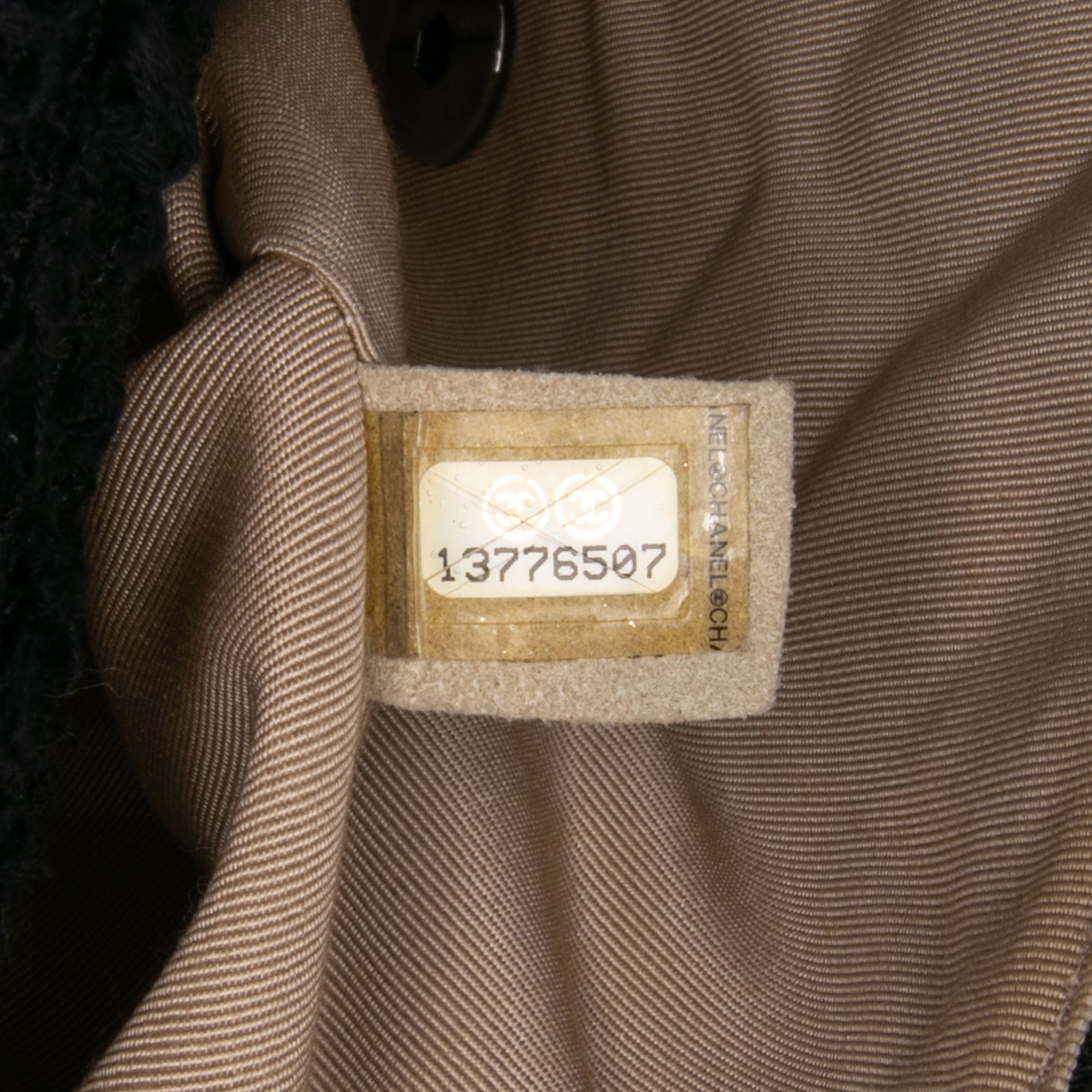 Medium Classic Tweed Single Flap