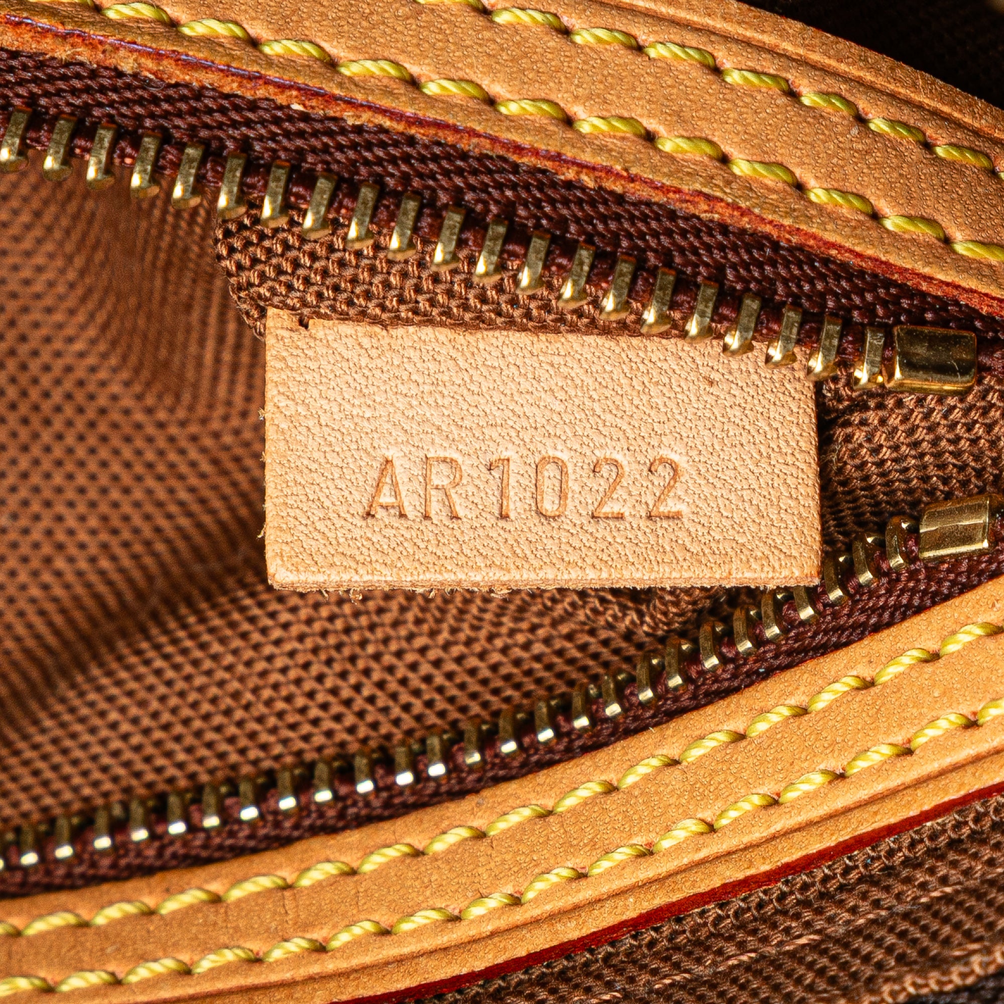 Monogram Trotteur