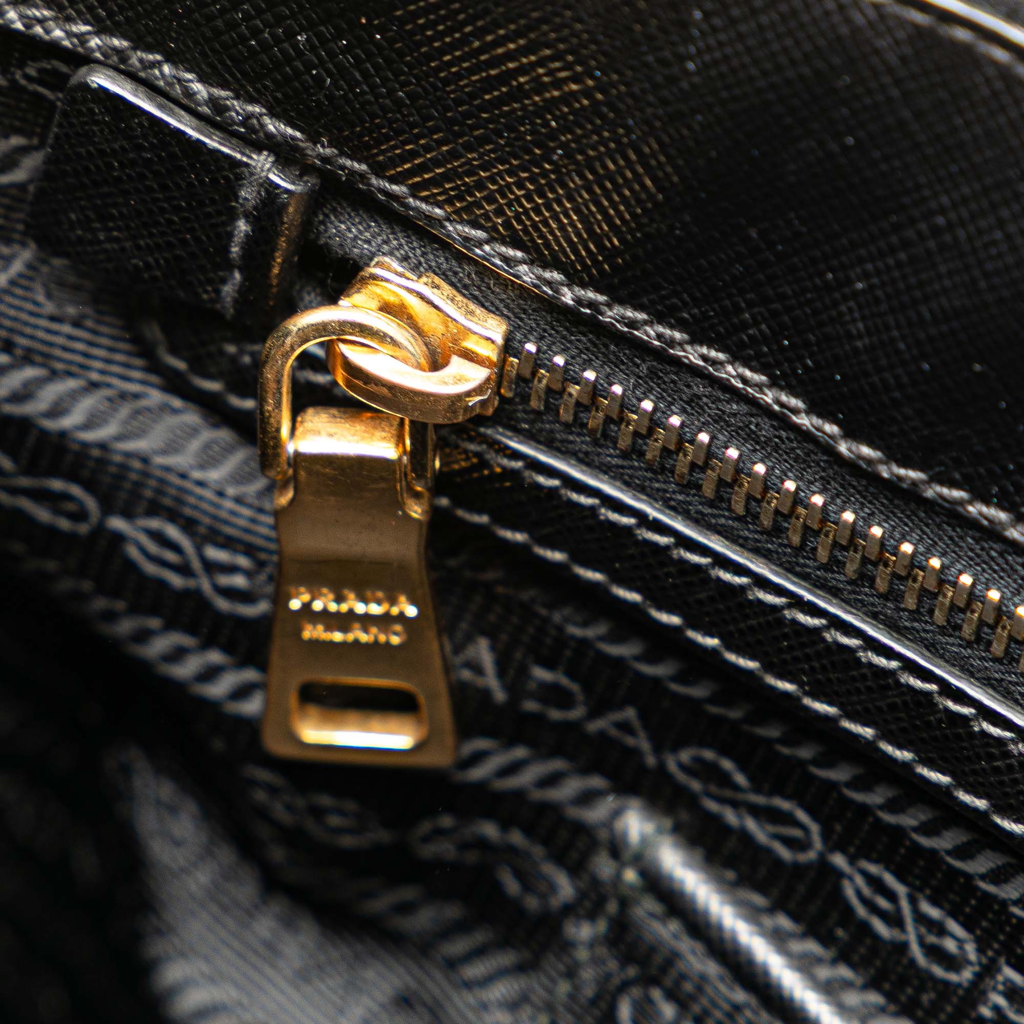 Large Saffiano Lux Galleria Double Zip Tote