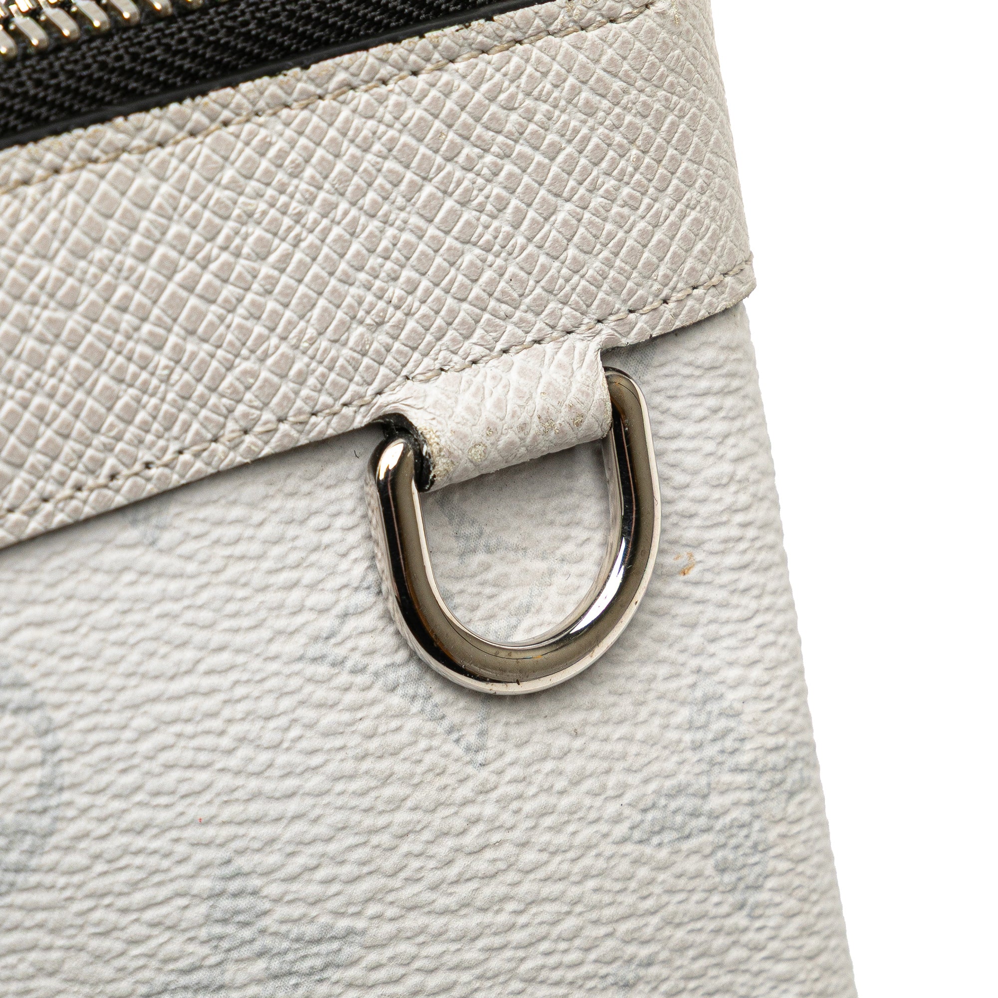 Monogram Taigarama Pochette Discovery PM