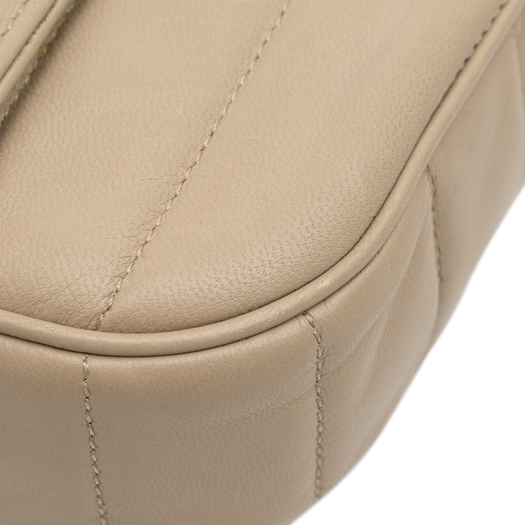 Matelasse Goatskin Monochrome Chain Shoulder Bag