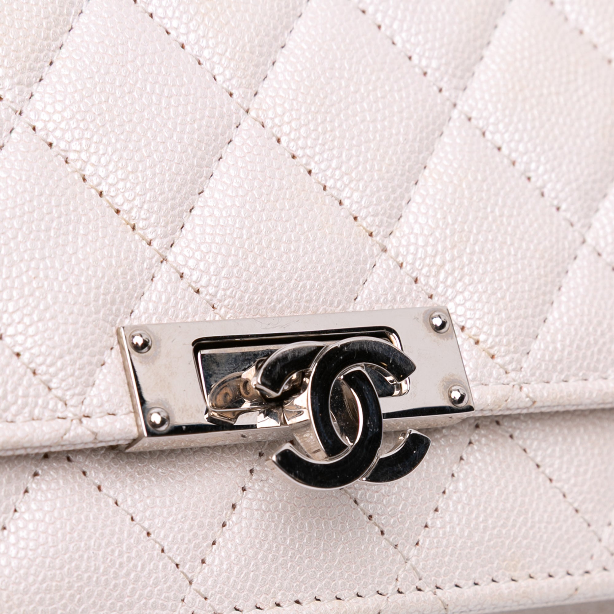Quilted Caviar Golden Class Wallet On Chain
