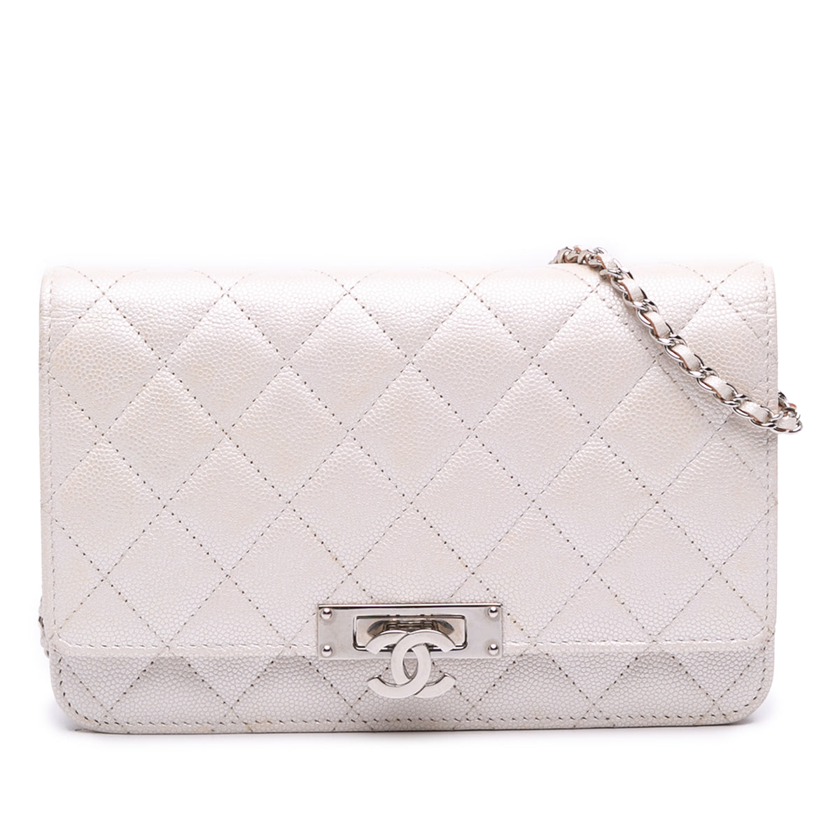 Quilted Caviar Golden Class Wallet On Chain