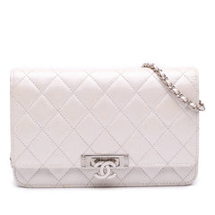 Quilted Caviar Golden Class Wallet On Chain