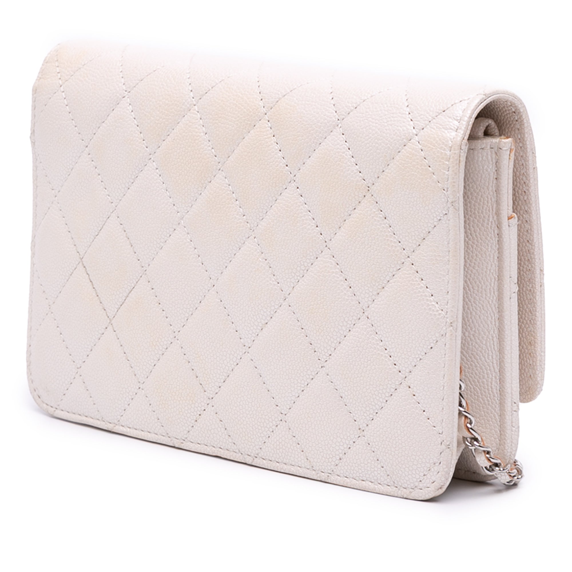 Quilted Caviar Golden Class Wallet On Chain